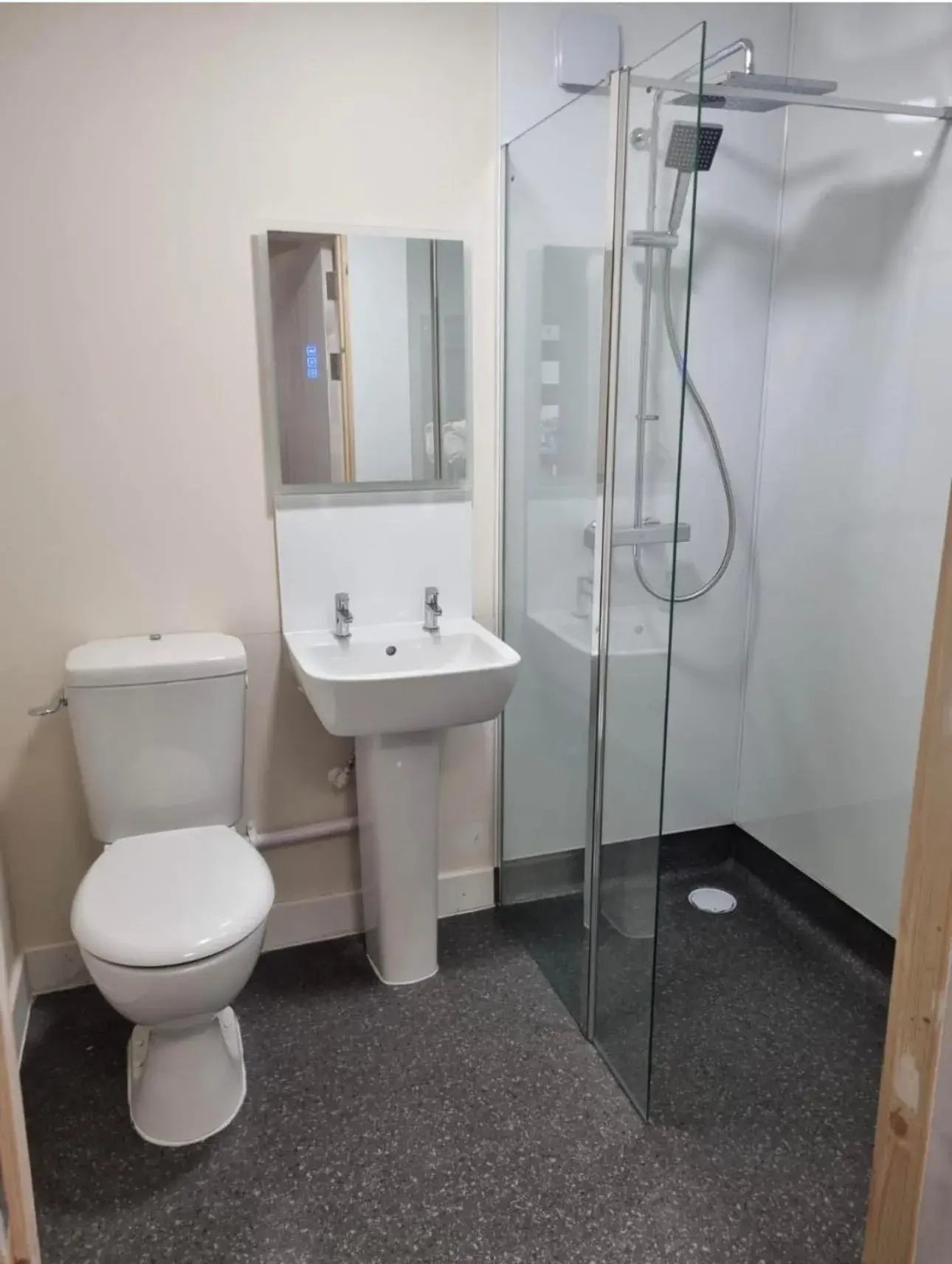 Double Room in Burnett Arms Hotel Double Room in Burnett Arms Hotel