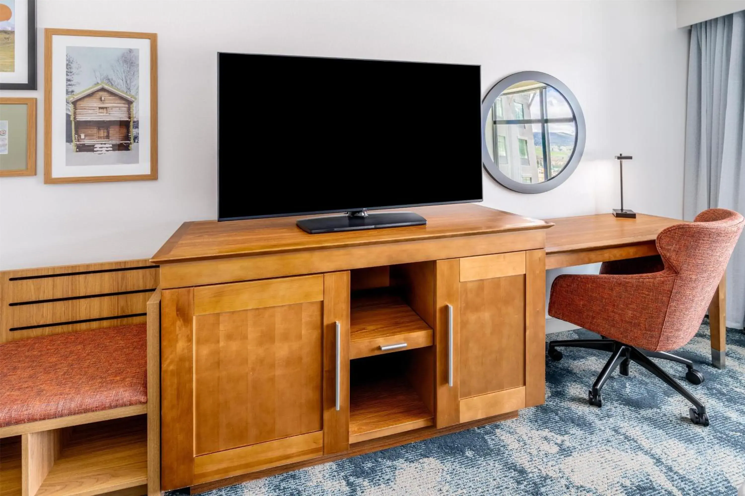 Queen Room with Two Queen Beds and Mountain View - Non-Smoking in Hampton Inn & Suites Silverthorne Queen Room with Two Queen Beds and Mountain View - Non-Smoking in Hampton Inn & Suites Silverthorne