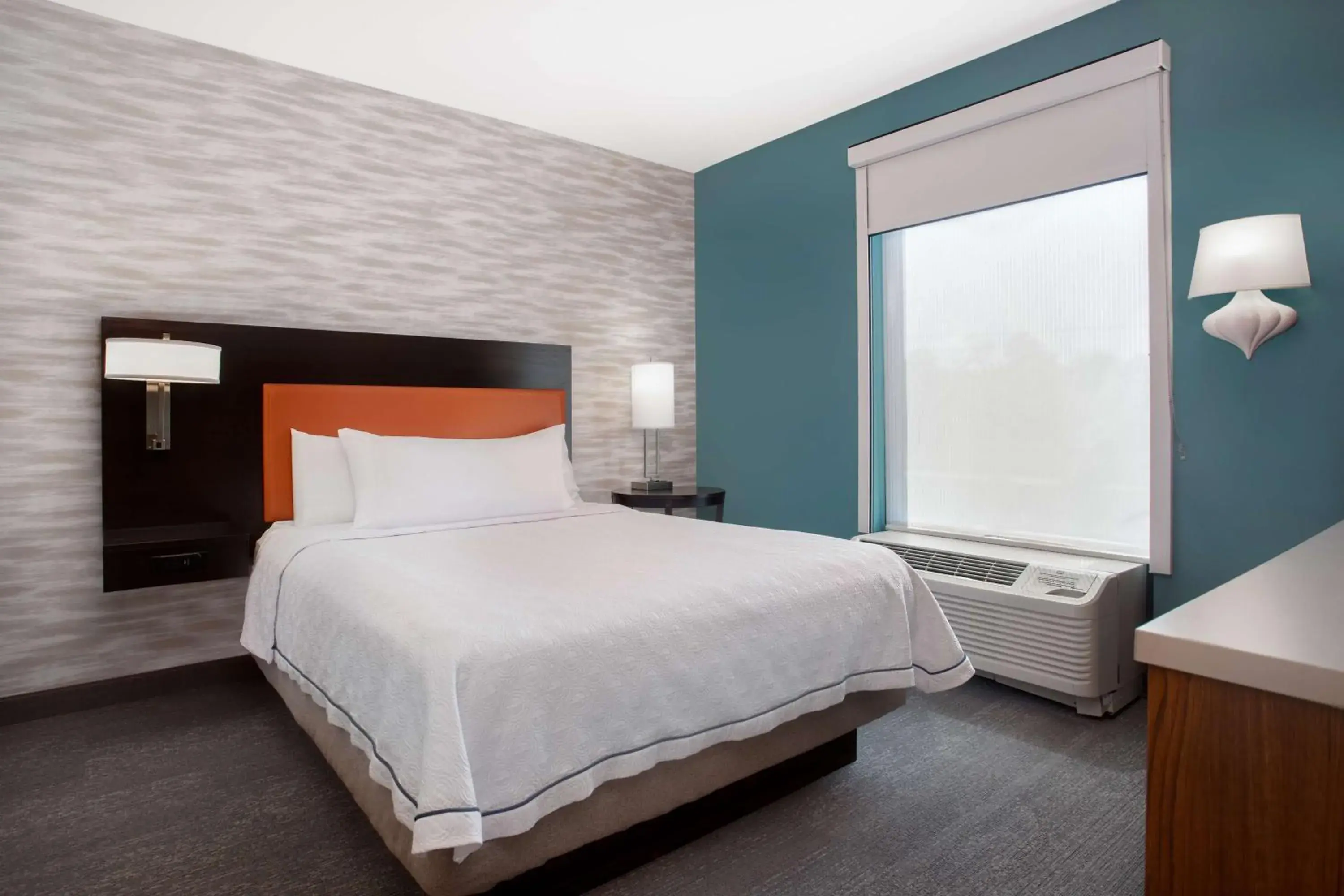 Queen Suite - Mobility Accessible/Non-Smoking in Home2 Suites By Hilton Gainesville Queen Suite - Mobility Accessible/Non-Smoking in Home2 Suites By Hilton Gainesville