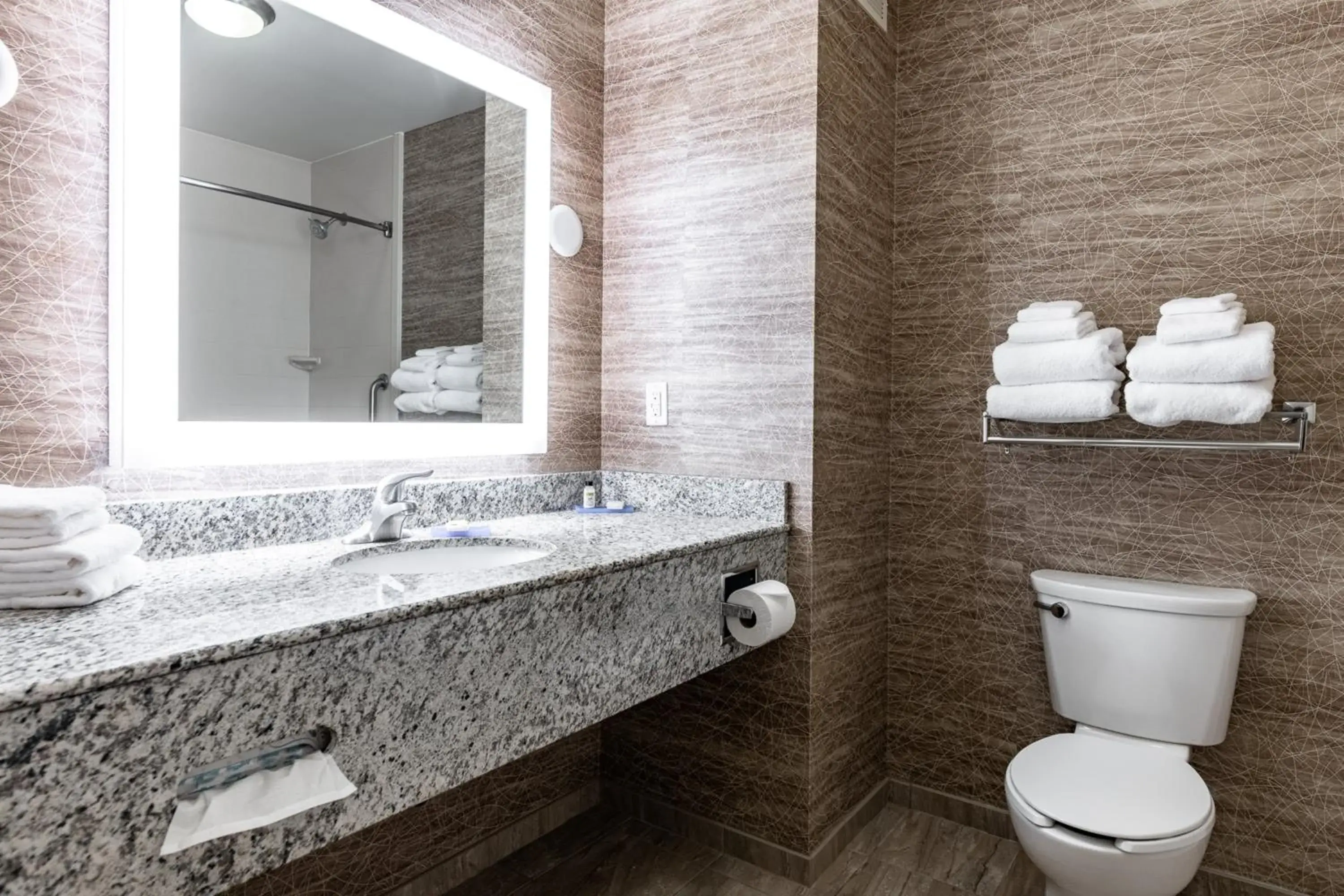 King Suite in Holiday Inn Express & Suites Ironton by IHG King Suite in Holiday Inn Express & Suites Ironton by IHG