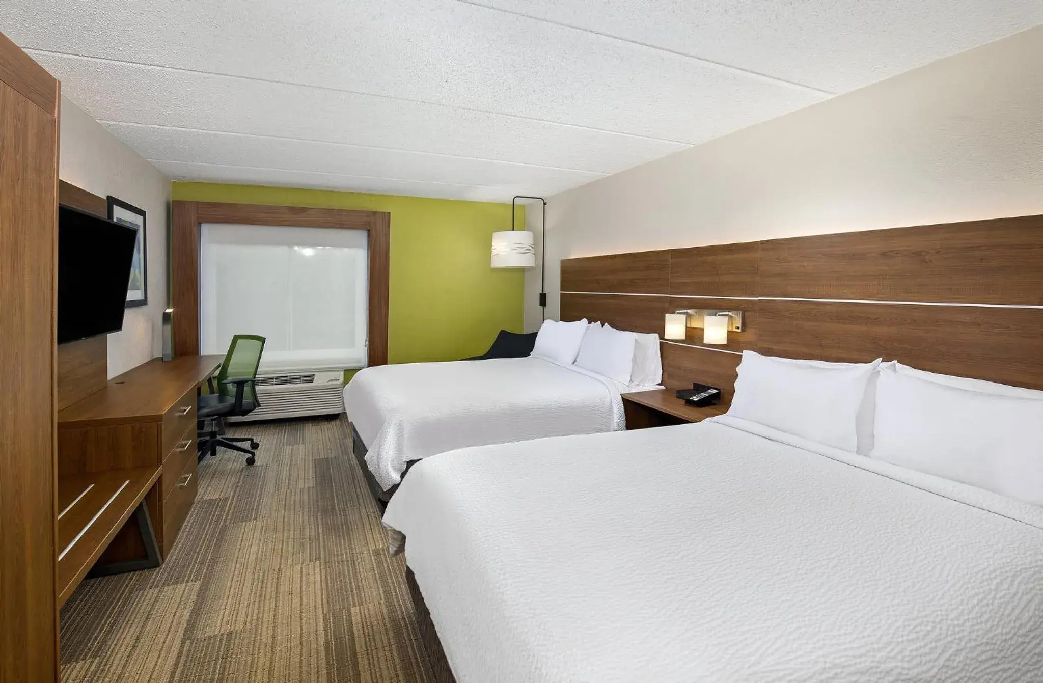 Standard Room with Two Queen Beds in Holiday Inn Express & Suites Kings Mountain - Shelby Area by IHG Standard Room with Two Queen Beds in Holiday Inn Express & Suites Kings Mountain - Shelby Area by IHG