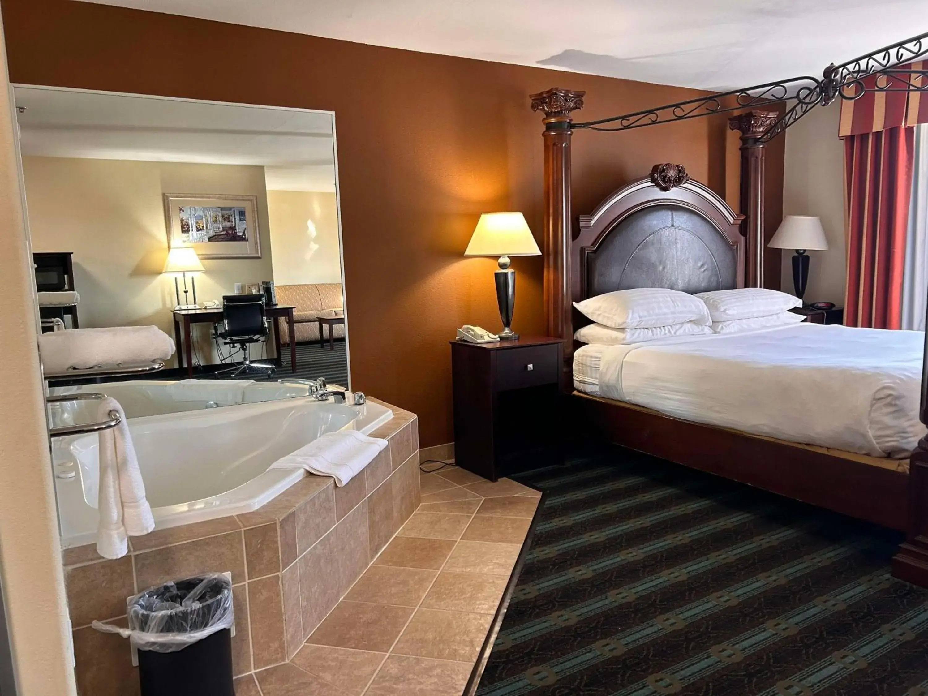 King Suite with Spa Bath - Non-Smoking in Express Inn Leesville Ft Johnson, SureStay Collection by Best Western King Suite with Spa Bath - Non-Smoking in Express Inn Leesville Ft Johnson, SureStay Collection by Best Western