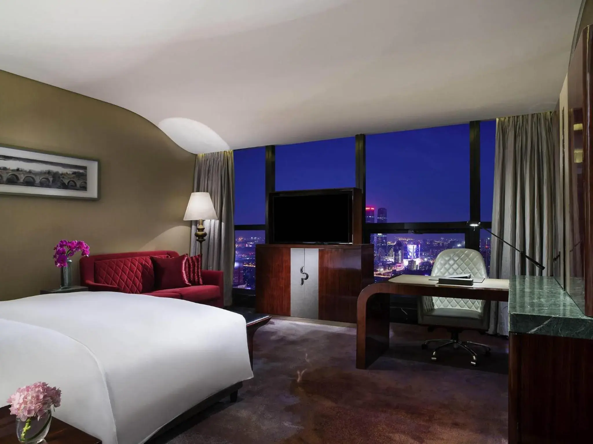 Superior King Room with Club Access in Sofitel Kunming Superior King Room with Club Access in Sofitel Kunming