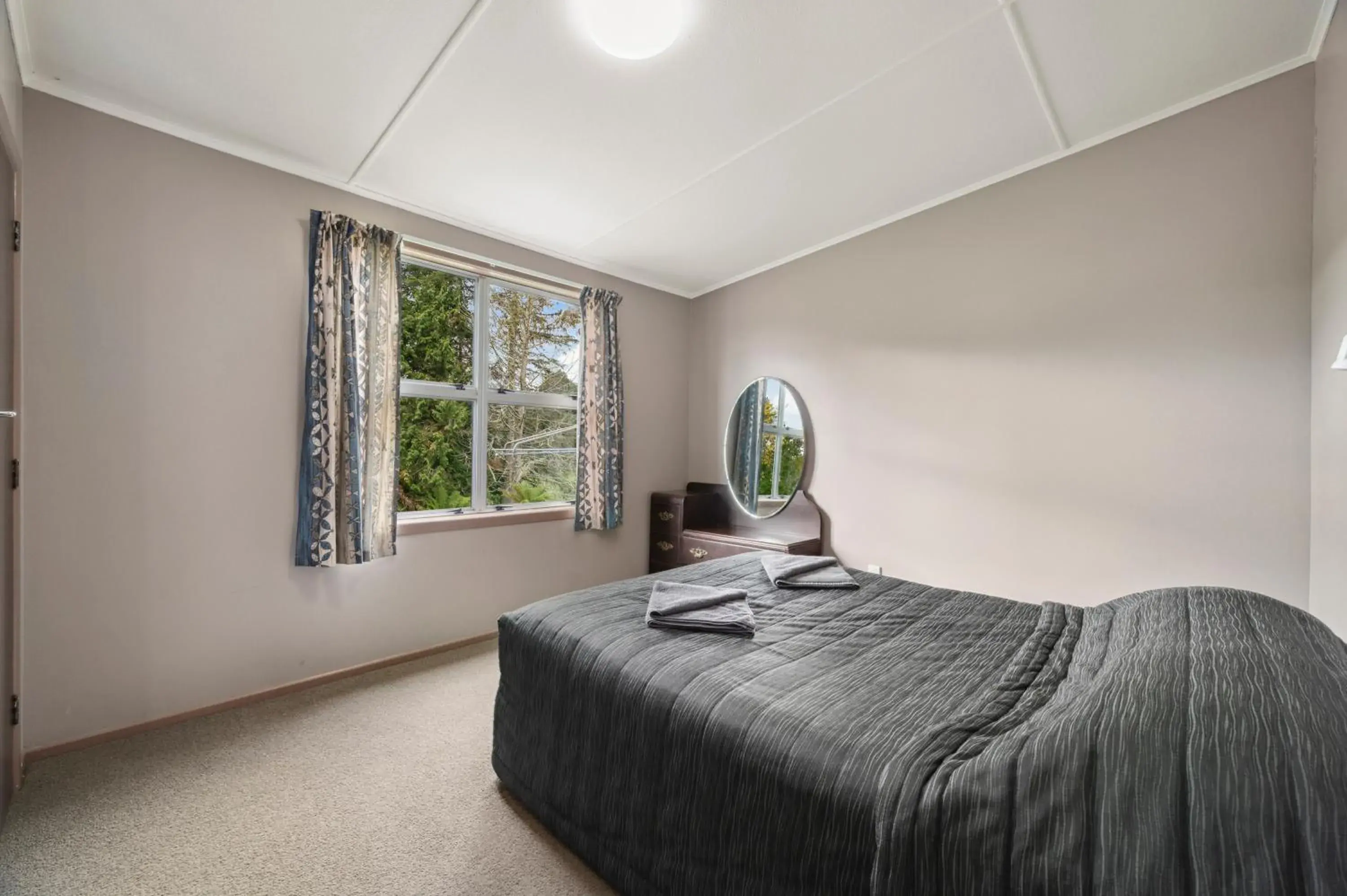 Deluxe Family Room in Mahoe Motel Deluxe Family Room in Mahoe Motel