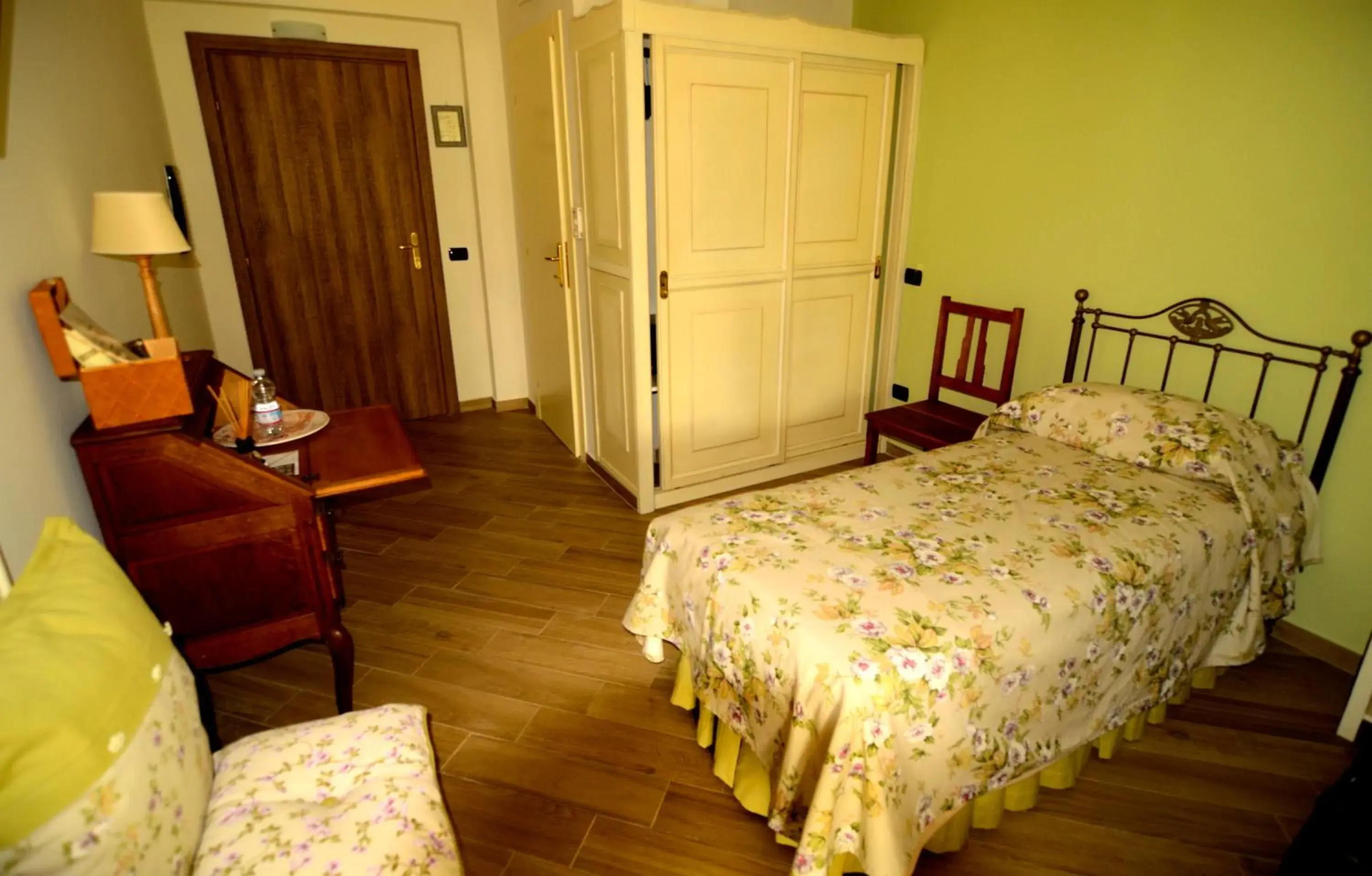 King Room with Garden View - single occupancy in La Vignola Country Hotel King Room with Garden View - single occupancy in La Vignola Country Hotel