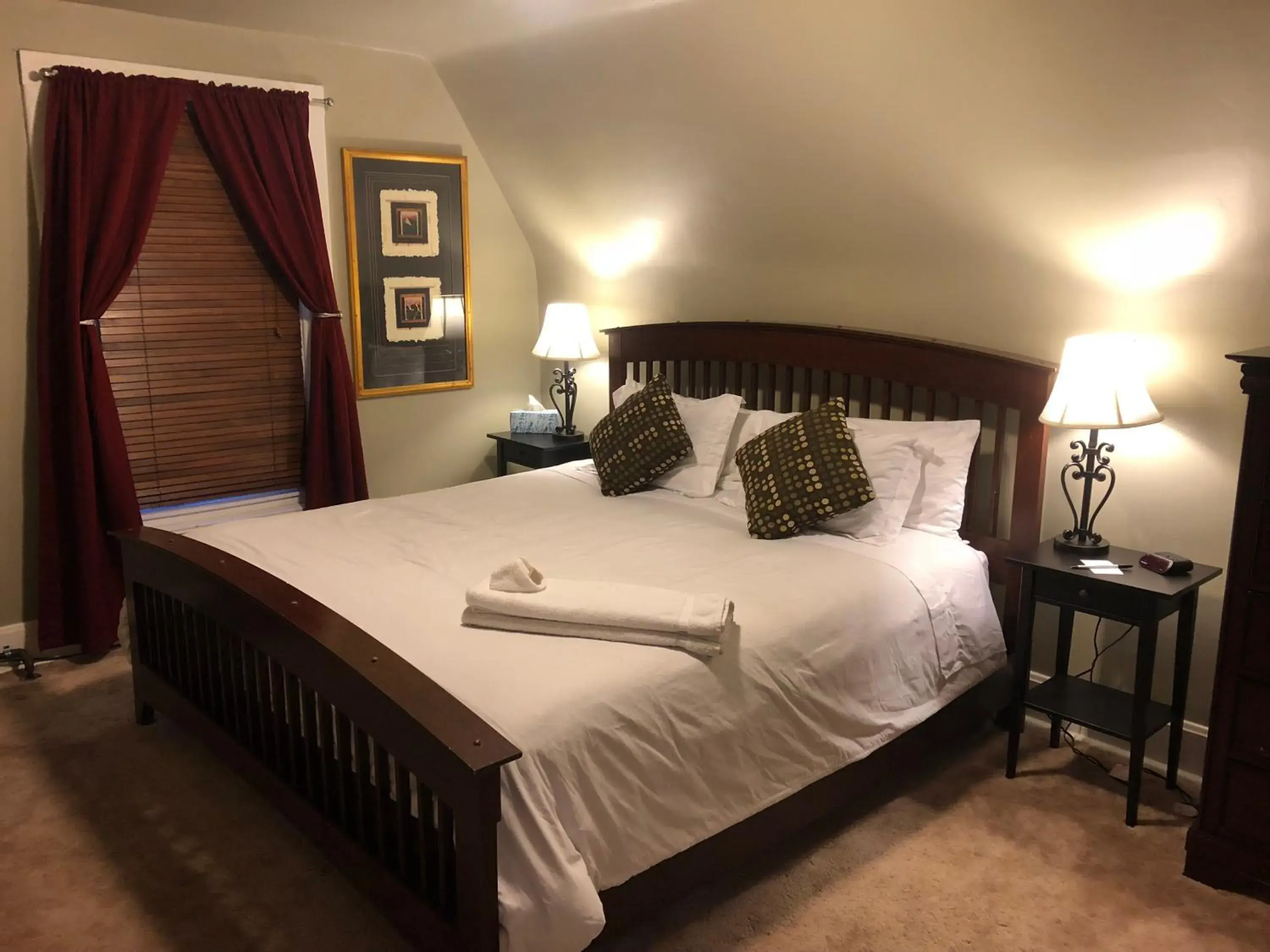 King Room with Mountain View in The Salida Inn and Hostel King Room with Mountain View in The Salida Inn and Hostel