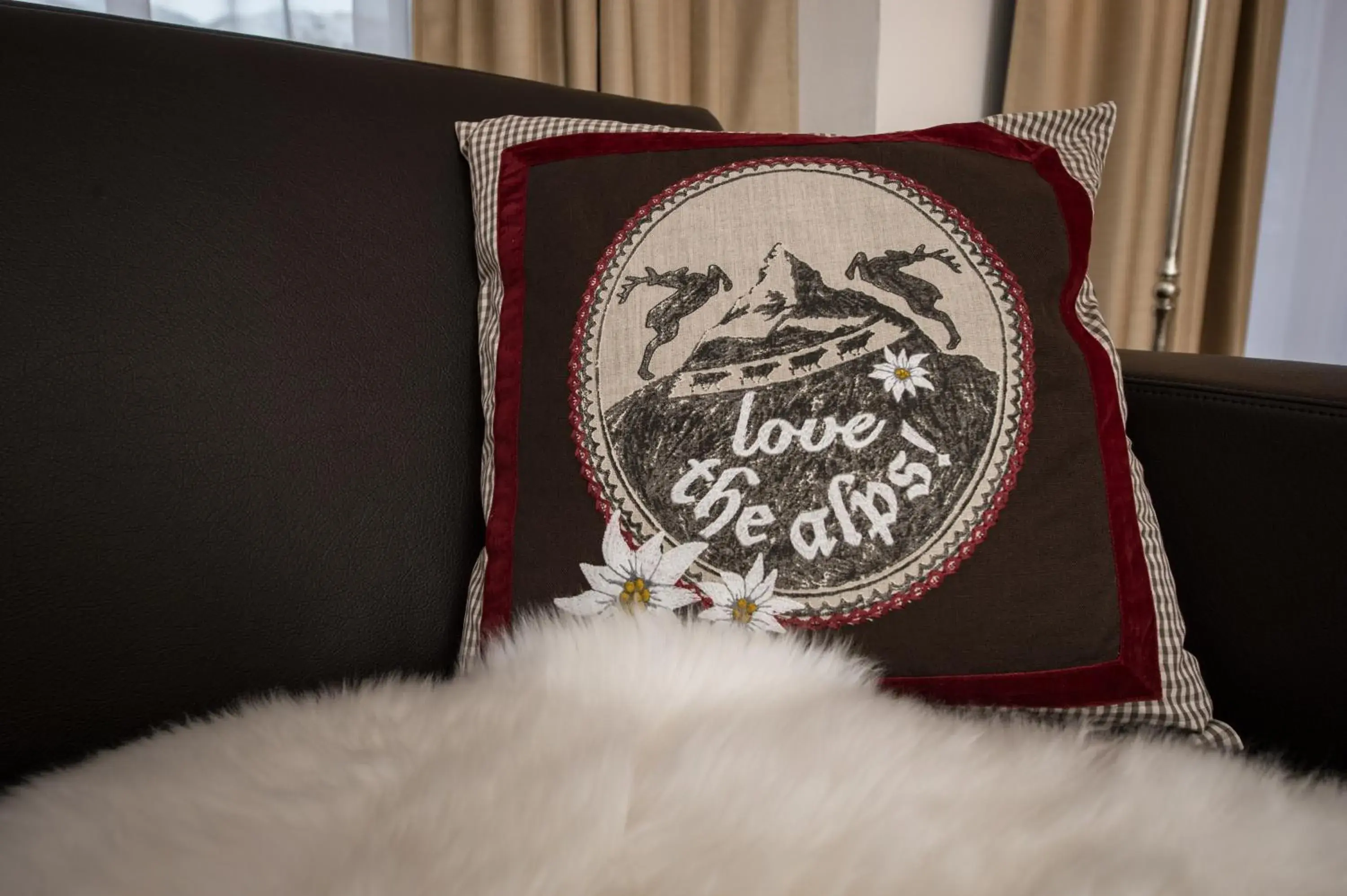 Two-Bedroom Apartment with Matterhorn View in Panorama Ski Lodge Two-Bedroom Apartment with Matterhorn View in Panorama Ski Lodge