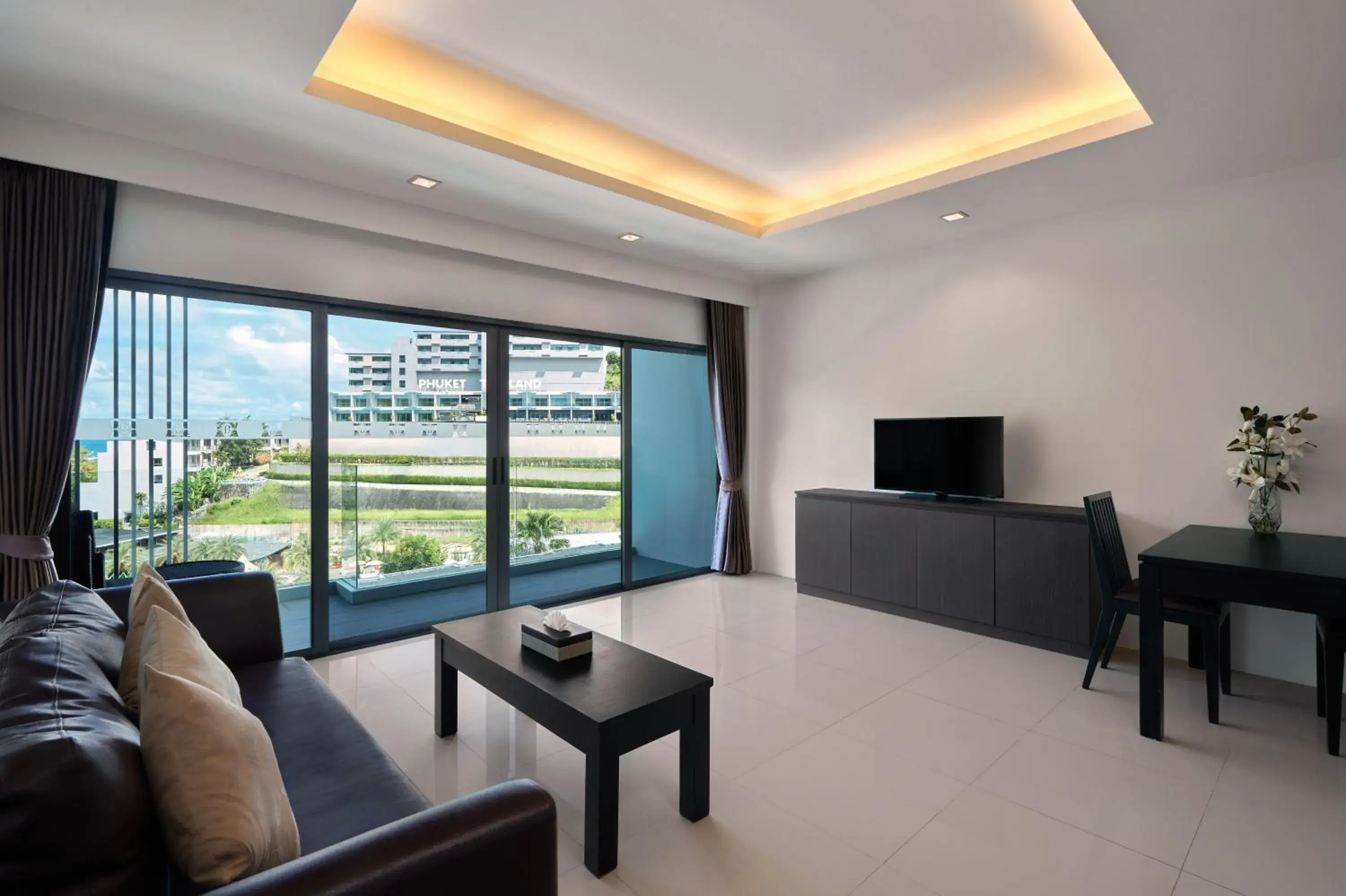 One-Bedroom Suite in Patong Bay Hill One-Bedroom Suite in Patong Bay Hill