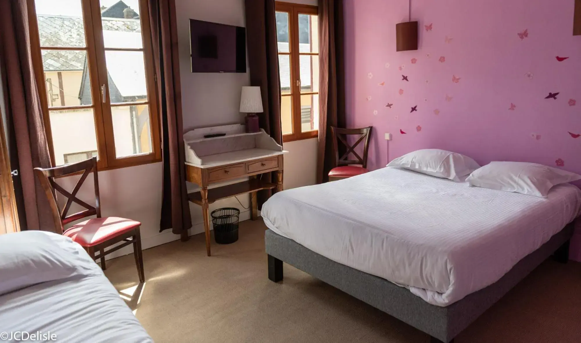 Comfort Quadruple Room in Logis - Hotel & Restaurant La Corne d 'Abondance Comfort Quadruple Room in Logis - Hotel & Restaurant La Corne d 'Abondance