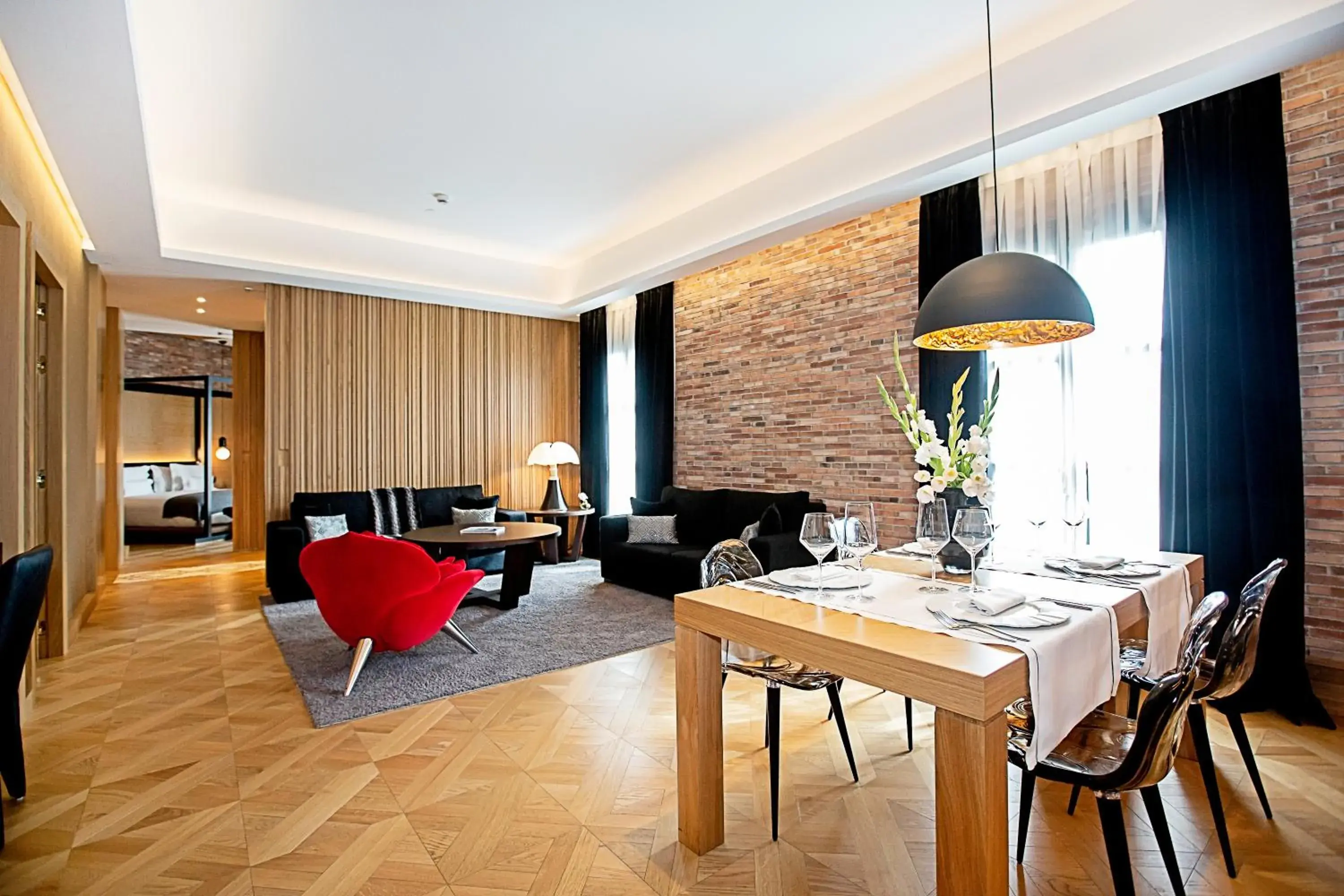 Superior Suite with City View in Monument Hotel Superior Suite with City View in Monument Hotel