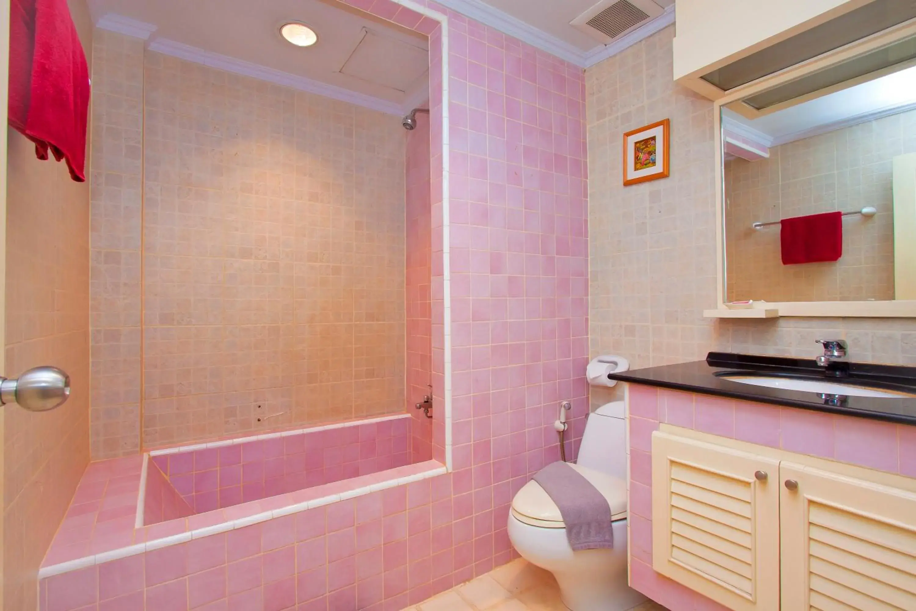 Two-Bedroom Penthouse Apartment in Argyle Apartments Pattaya Two-Bedroom Penthouse Apartment in Argyle Apartments Pattaya