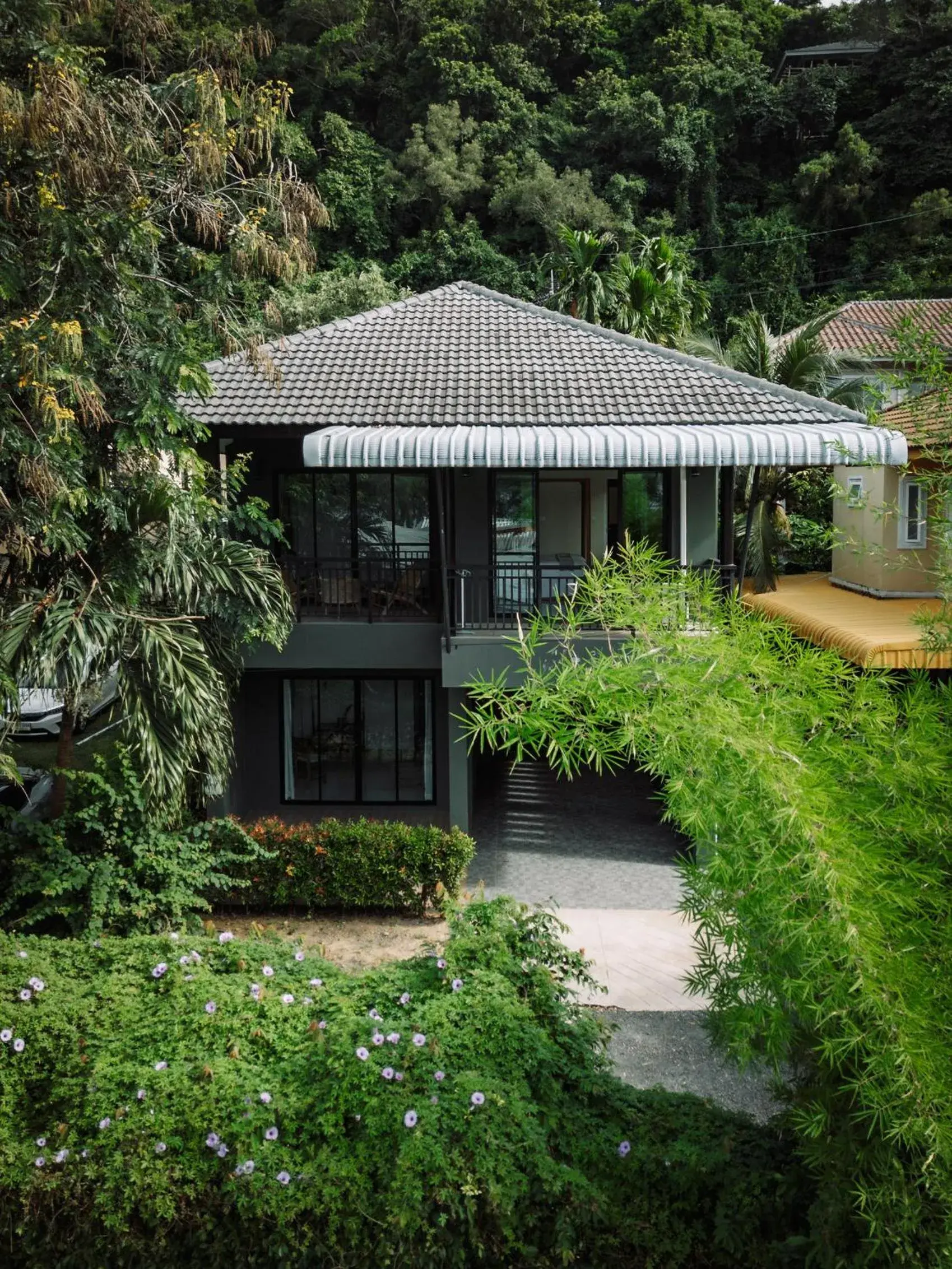 Two-Bedroom House in The Cove Two-Bedroom House in The Cove