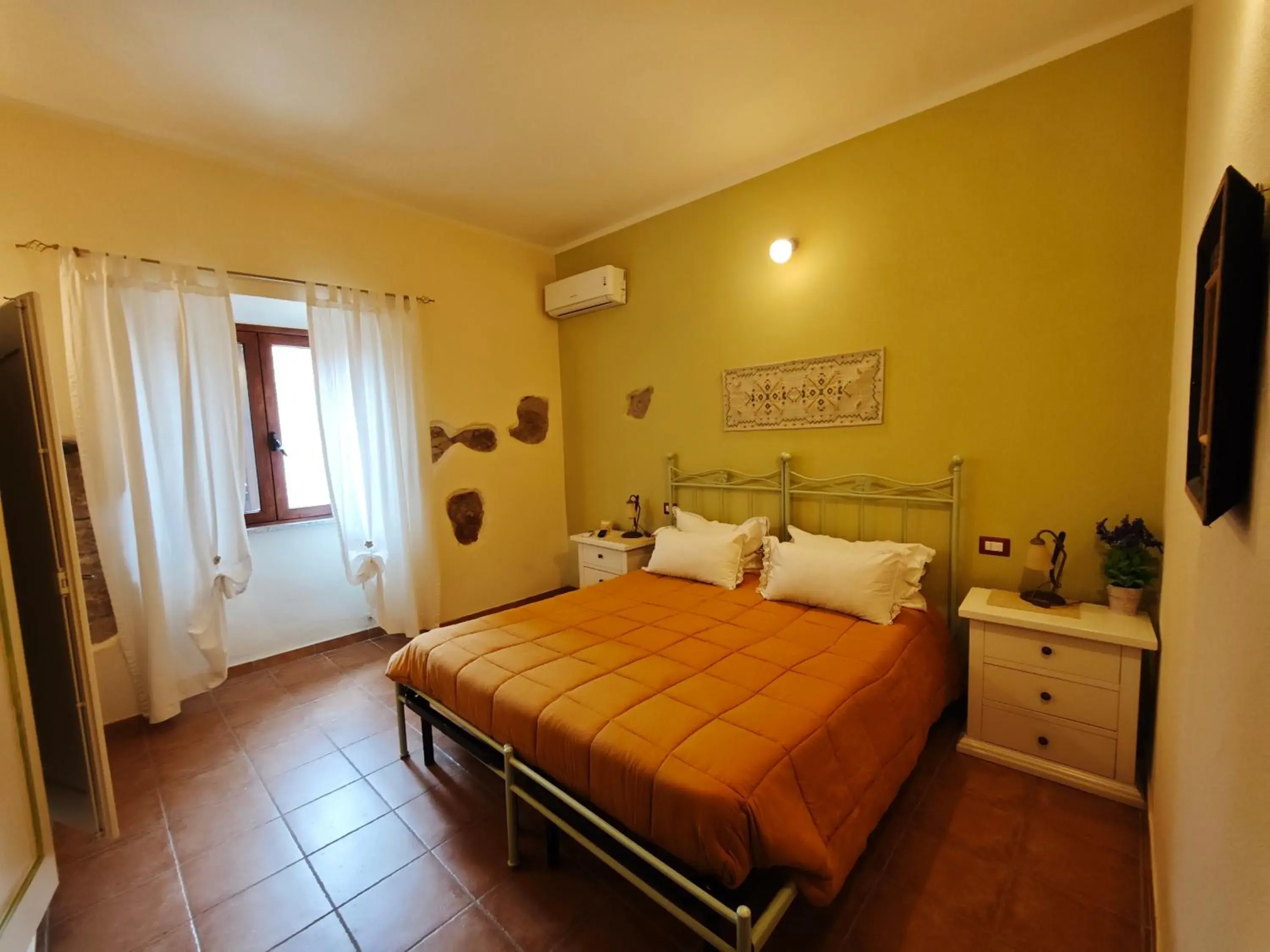 Double Room in B&B Domu Delunas Double Room in B&B Domu Delunas