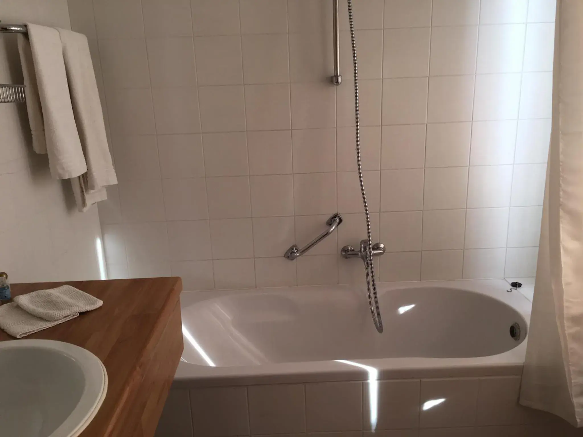 Classic Double or Twin Room in Hotel The New Fox Classic Double or Twin Room in Hotel The New Fox