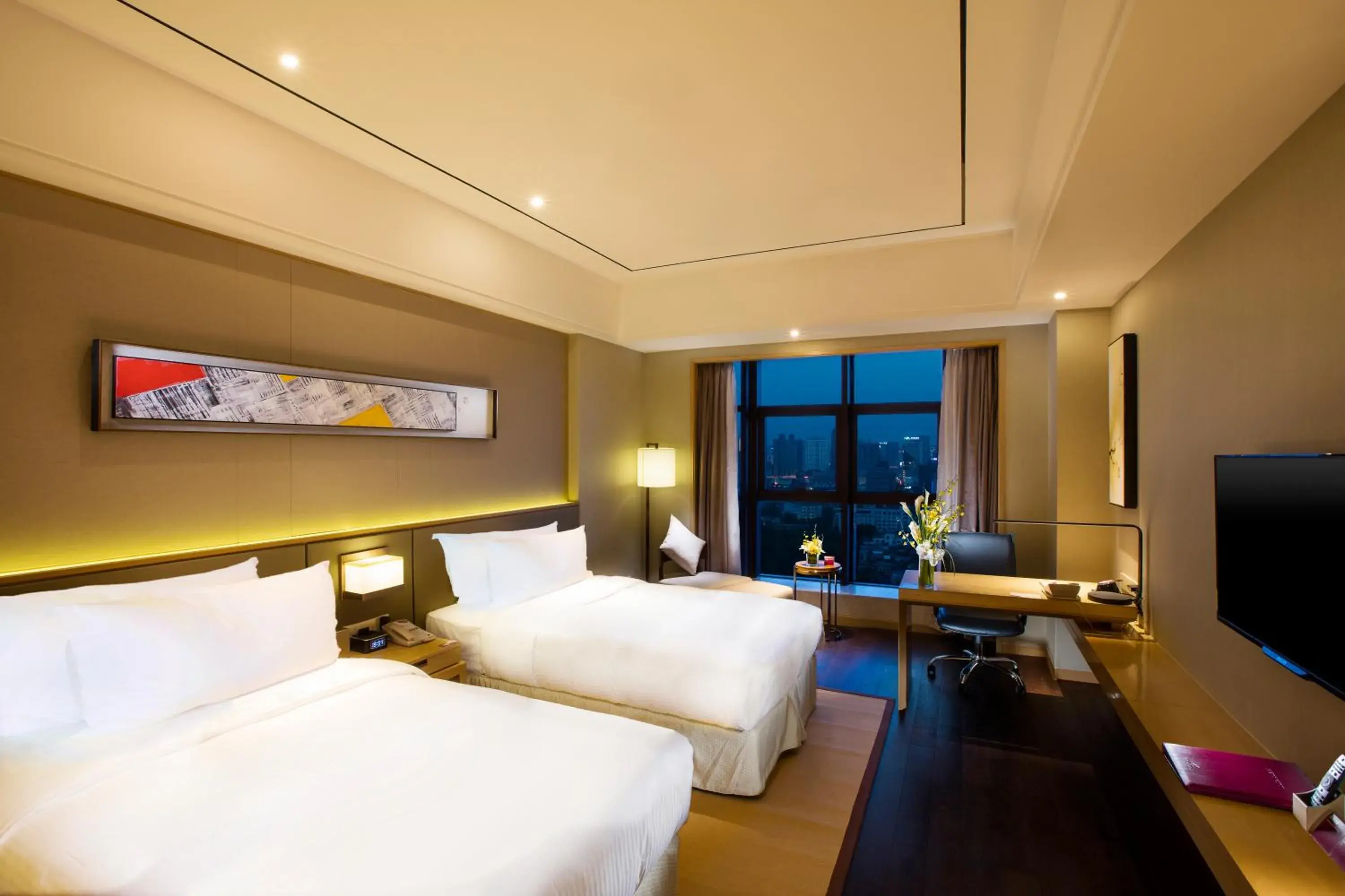 Standard Twin Room with Lounge Access in Crowne Plaza Hefei Rongqiao by IHG Standard Twin Room with Lounge Access in Crowne Plaza Hefei Rongqiao by IHG