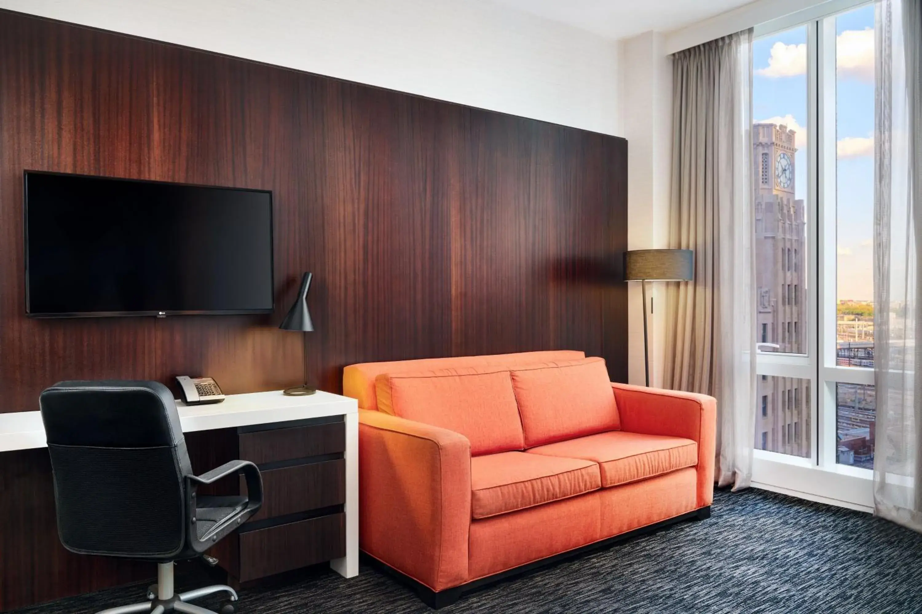 Superior Family Room in Courtyard by Marriott Long Island City/New York Manhattan View Superior Family Room in Courtyard by Marriott Long Island City/New York Manhattan View