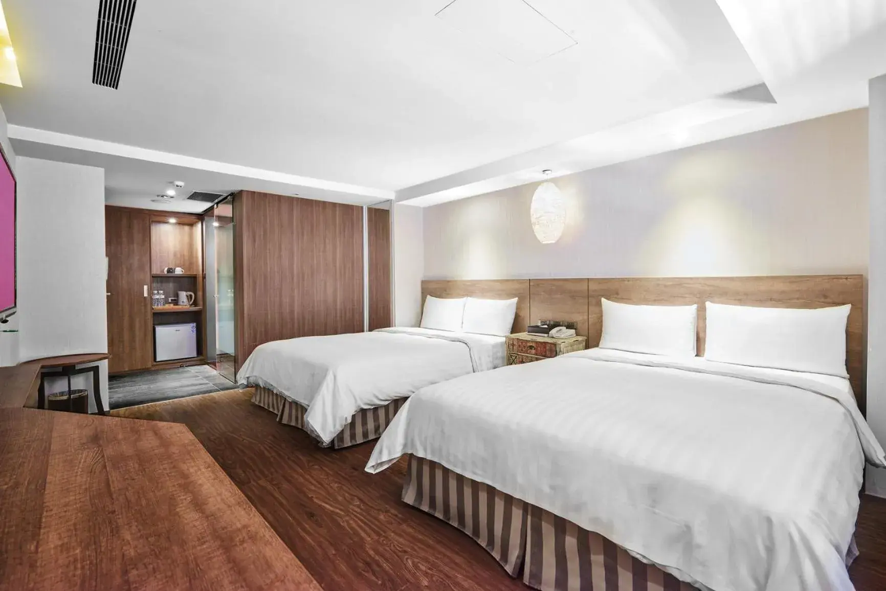 Standard Quadruple Room in Lan Kwai Fong Garden Hotel Standard Quadruple Room in Lan Kwai Fong Garden Hotel