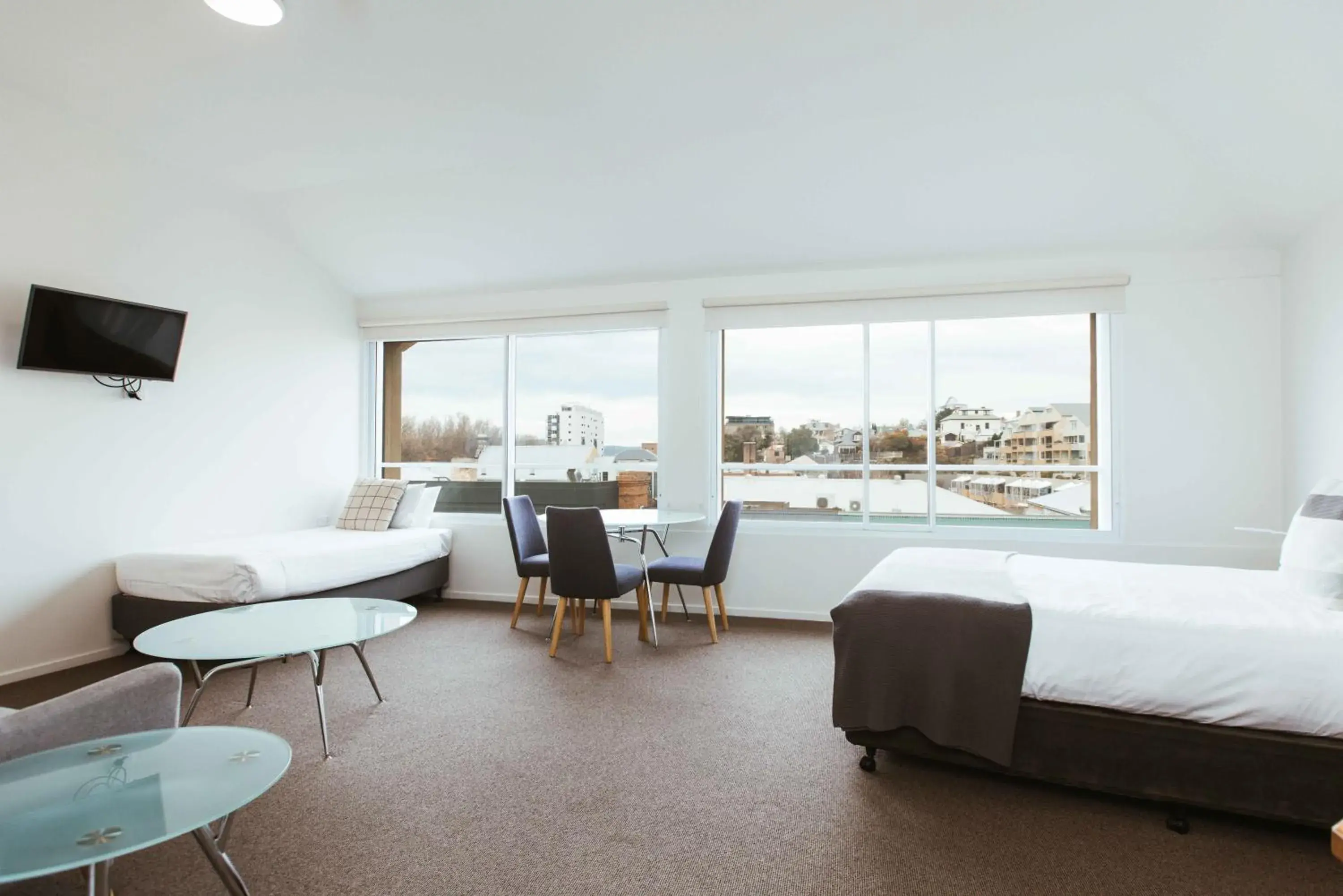 the MONTPELIER QUEEN Deluxe - Suite 6 in Salamanca Galleria Apartments the MONTPELIER QUEEN Deluxe - Suite 6 in Salamanca Galleria Apartments