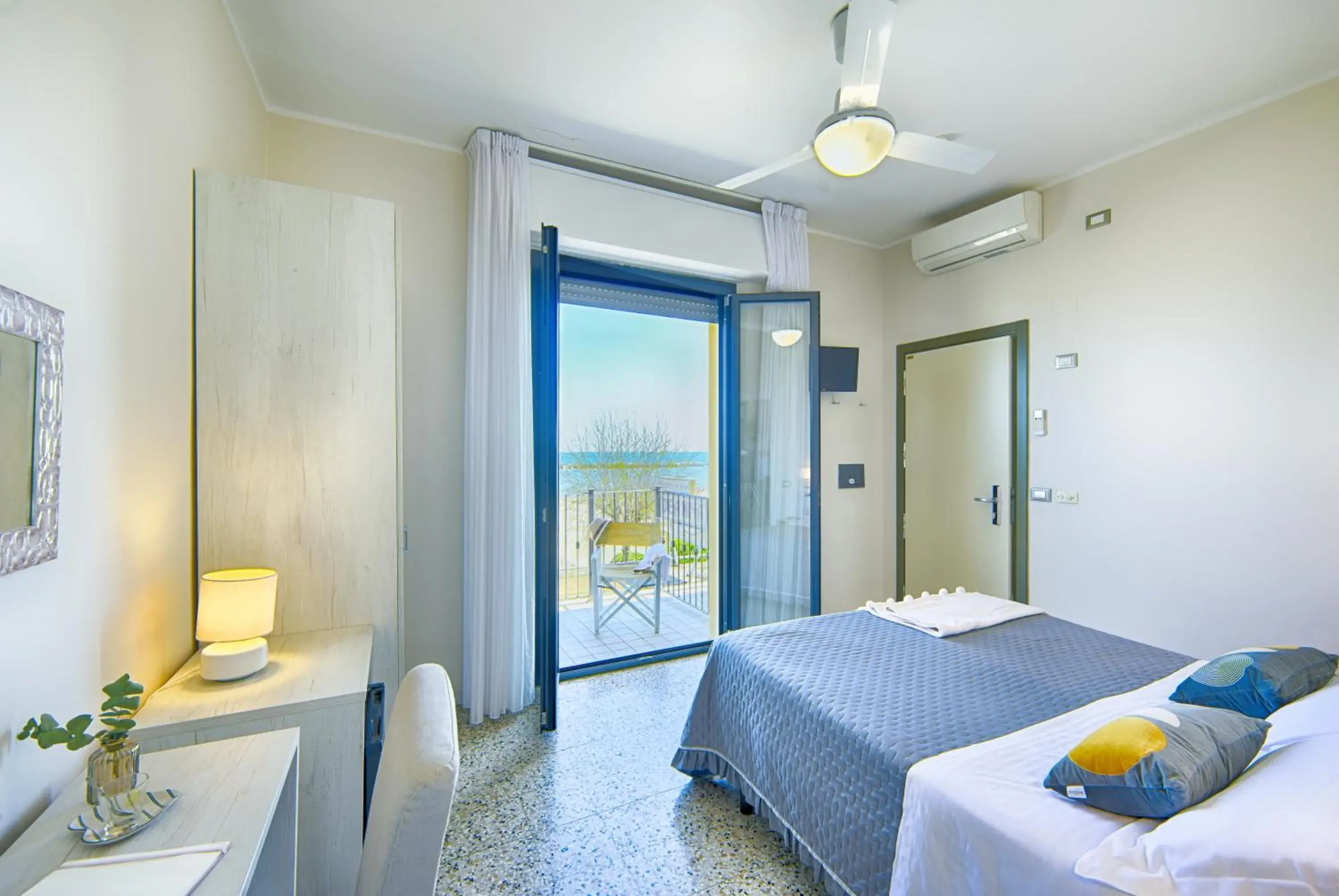 Standard Double Room in Hotel Deanna Standard Double Room in Hotel Deanna