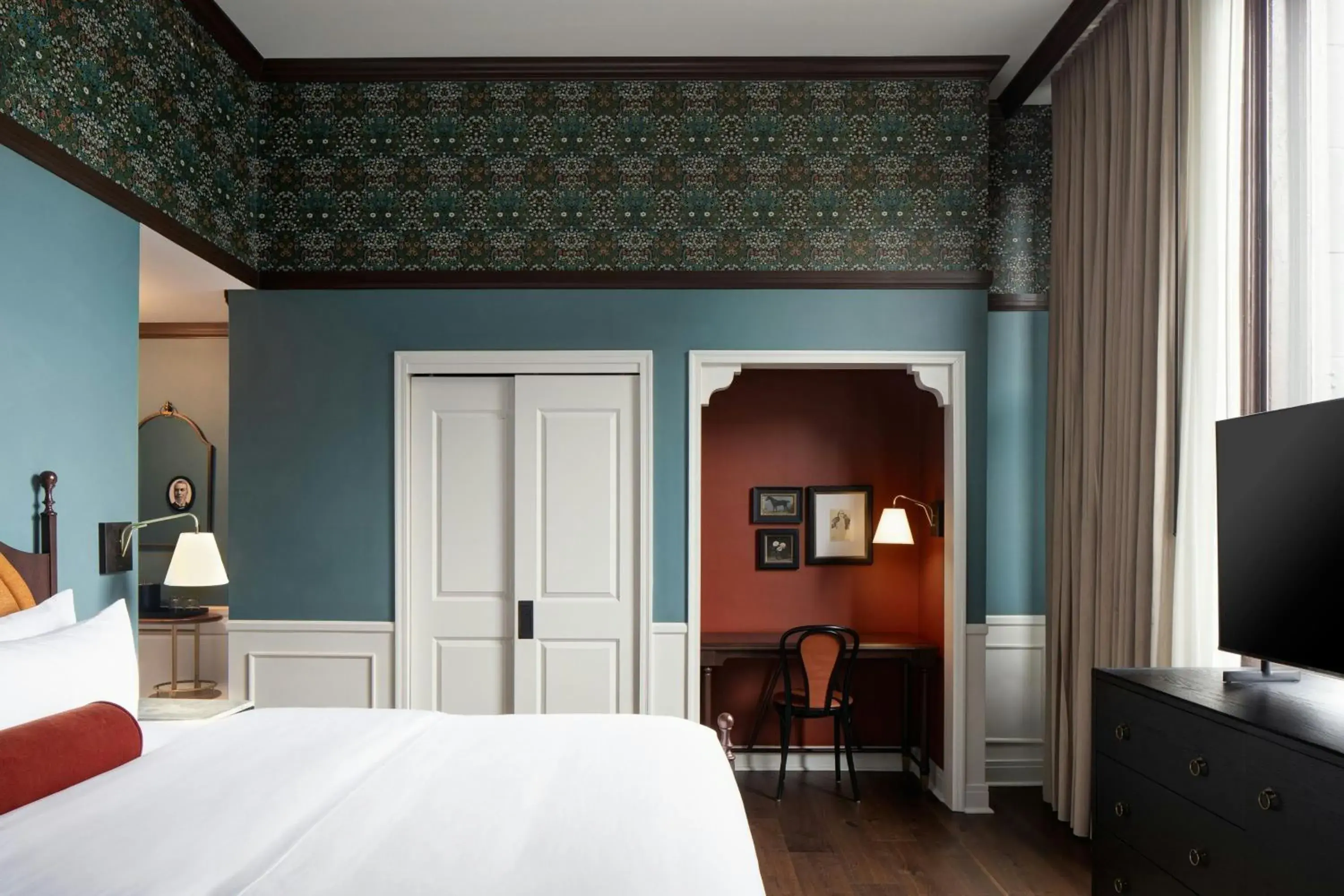 King Room with City View - Mobility and Hearing Accessible with Roll-in Shower in Hotel David Whitney, Autograph Collection King Room with City View - Mobility and Hearing Accessible with Roll-in Shower in Hotel David Whitney, Autograph Collection