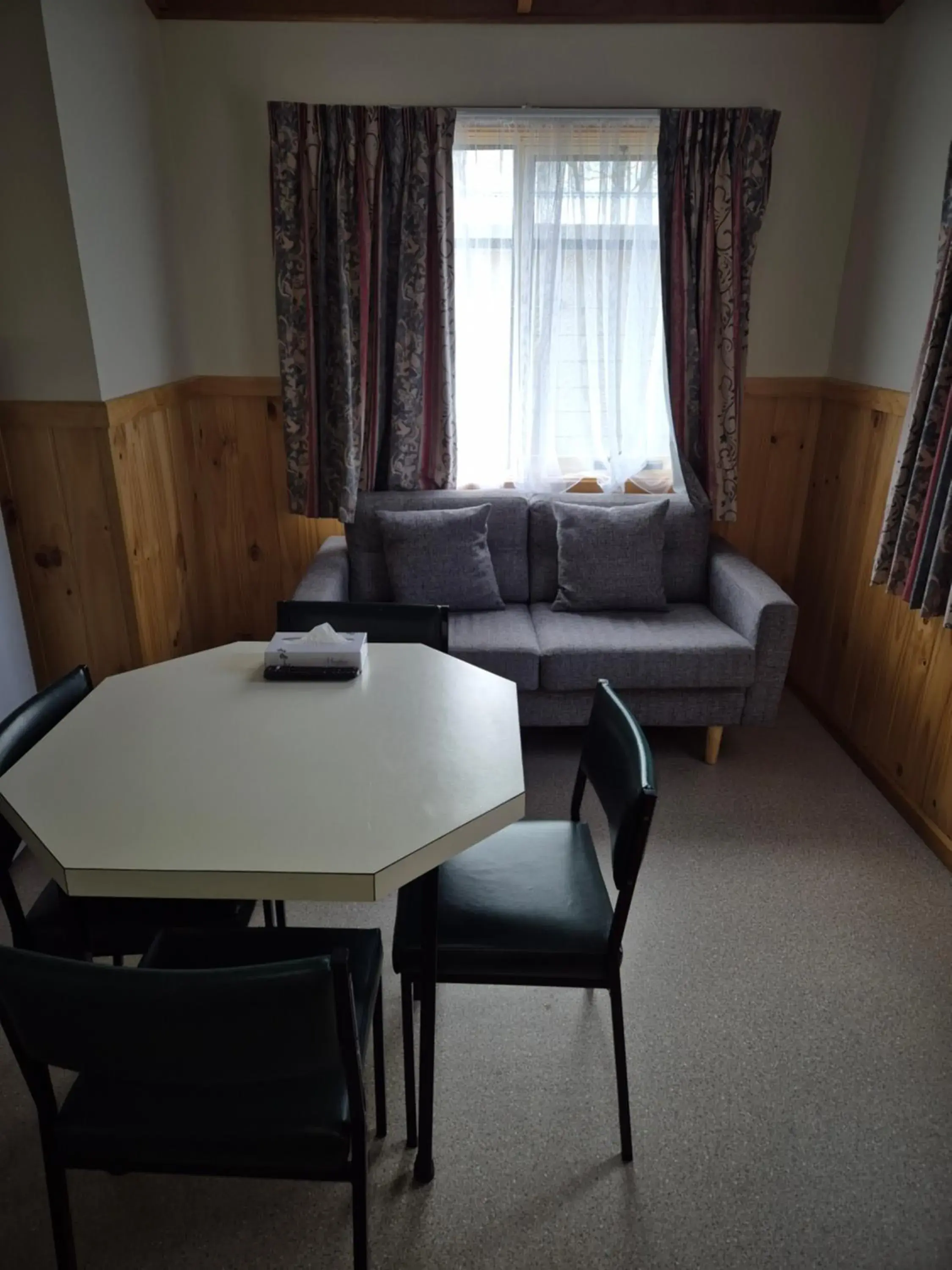 Two-Bedroom Villa in Millicent Hillview Caravan Park Two-Bedroom Villa in Millicent Hillview Caravan Park