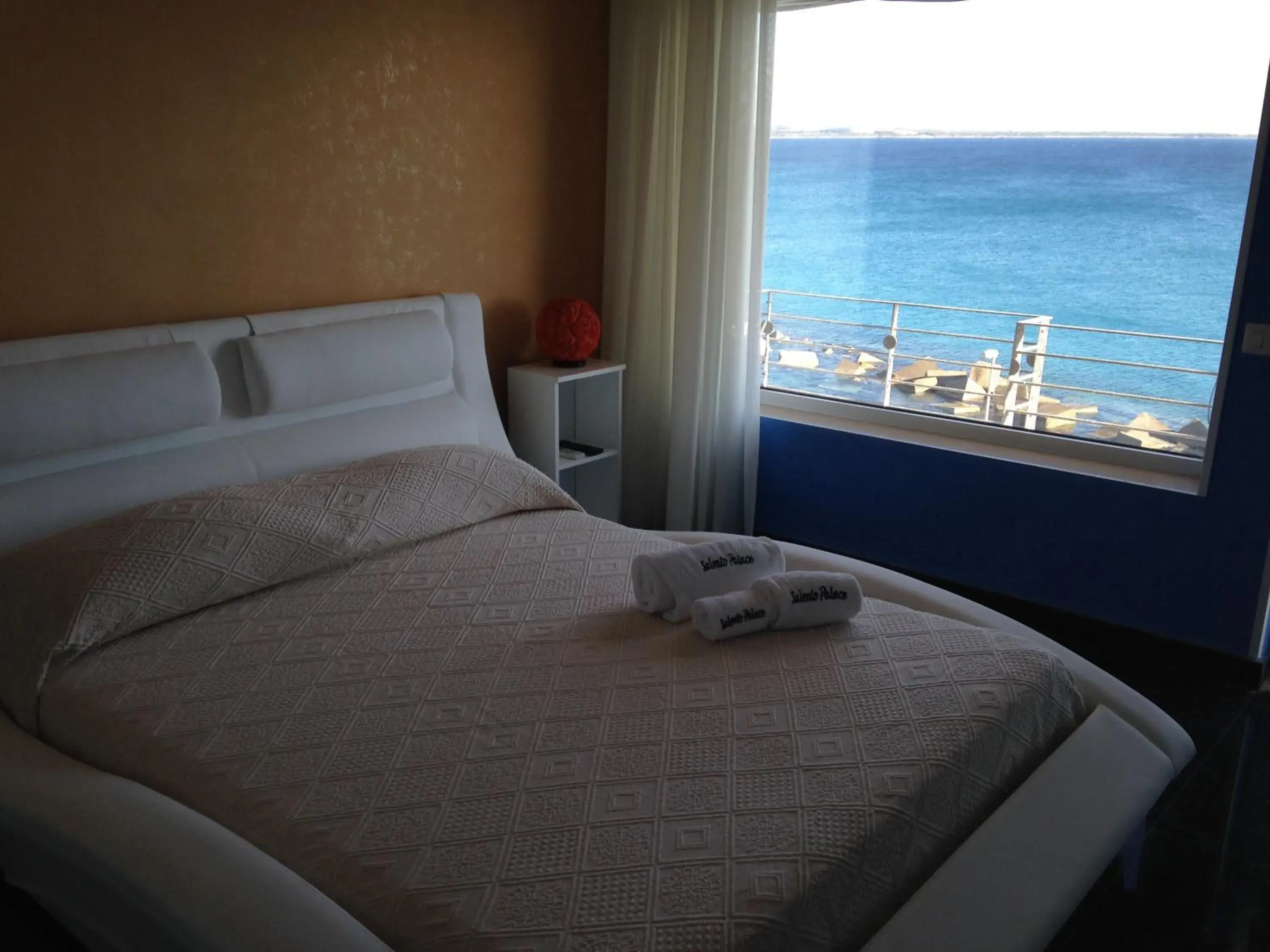 Deluxe Double Room with Balcony and Sea View in Salento Palace Bed & Breakfast Deluxe Double Room with Balcony and Sea View in Salento Palace Bed & Breakfast