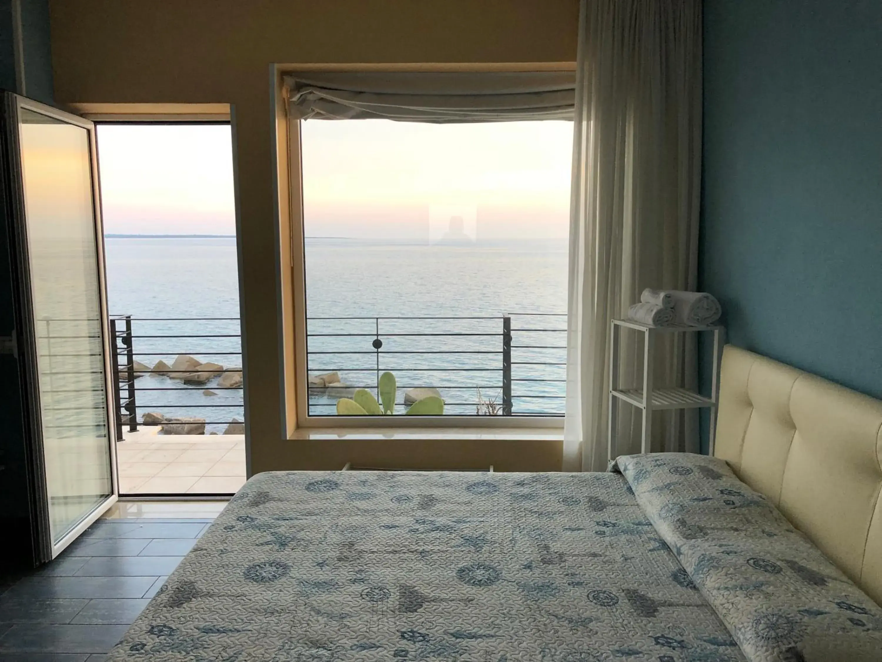 Deluxe Double Room with Balcony and Sea View in Salento Palace Bed & Breakfast Deluxe Double Room with Balcony and Sea View in Salento Palace Bed & Breakfast