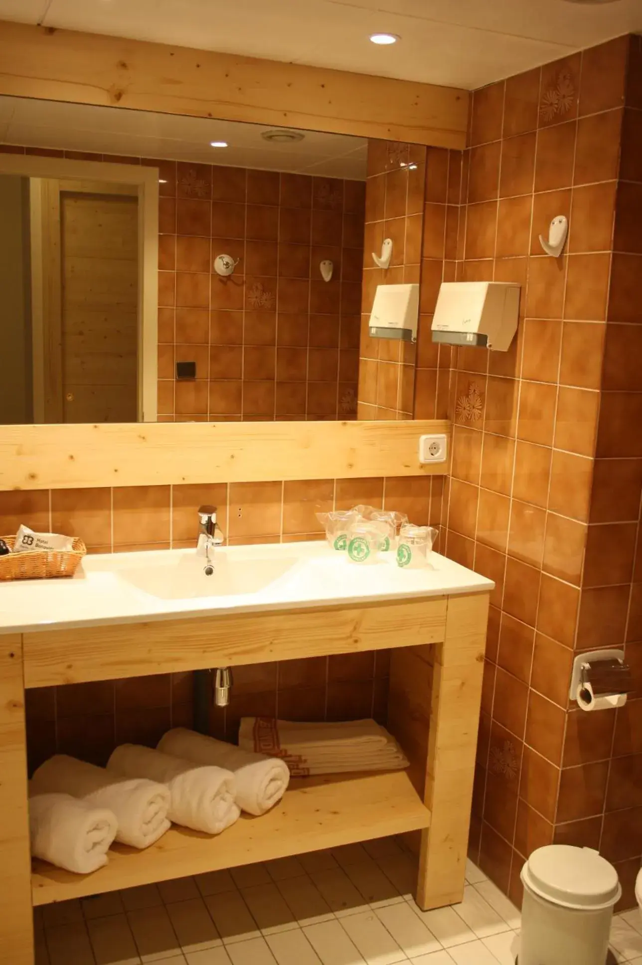 Standard Quadruple Room in Hotel Bonavida Standard Quadruple Room in Hotel Bonavida