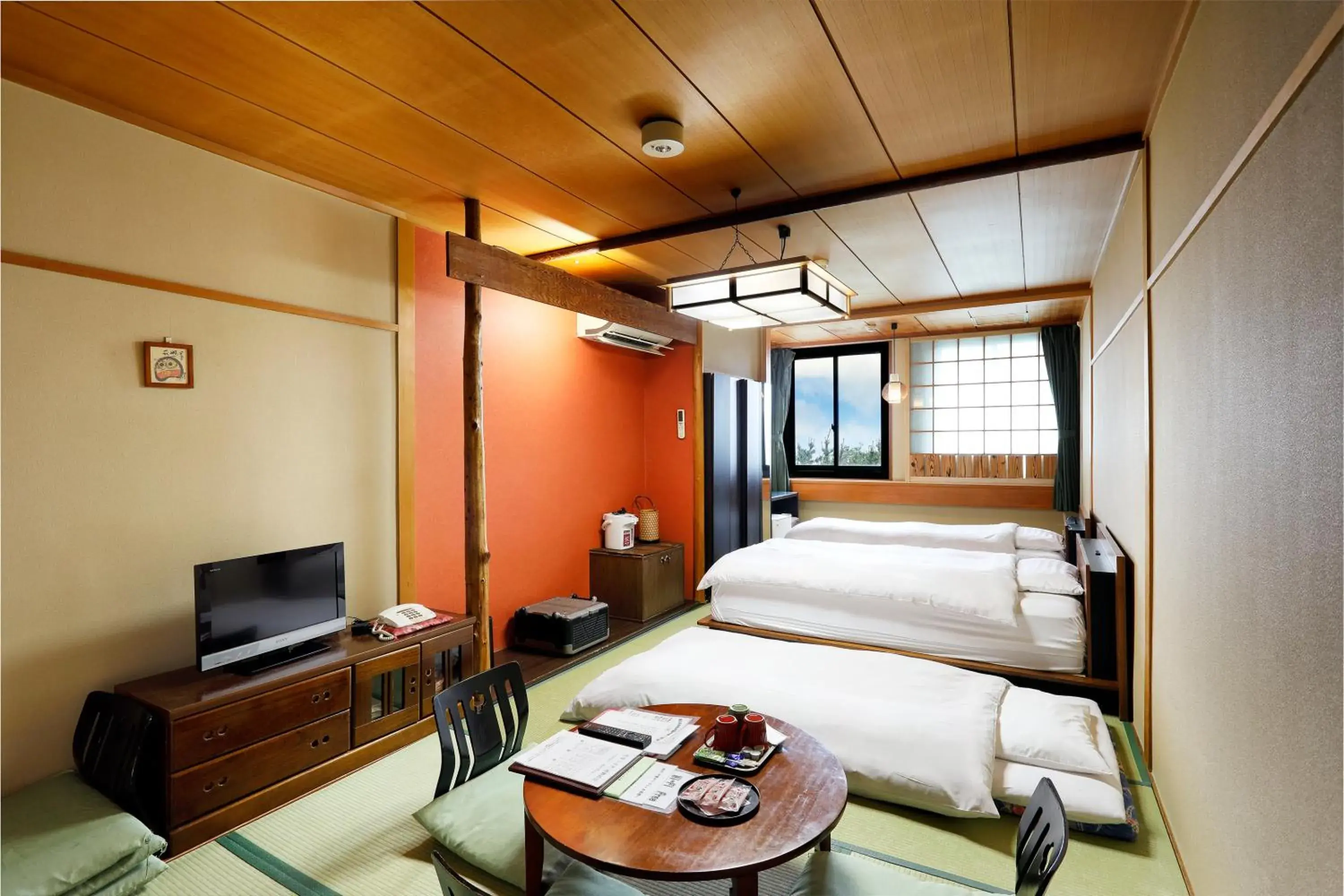 Quadruple Room with Shared Bathroom - single occupancy in Yadoya Tsubaki Quadruple Room with Shared Bathroom - single occupancy in Yadoya Tsubaki