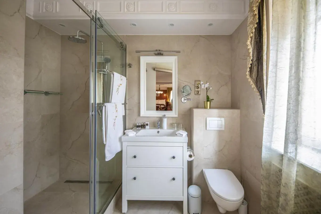 Queen Suite in Erla Villa Boutique Hotel Queen Suite in Erla Villa Boutique Hotel