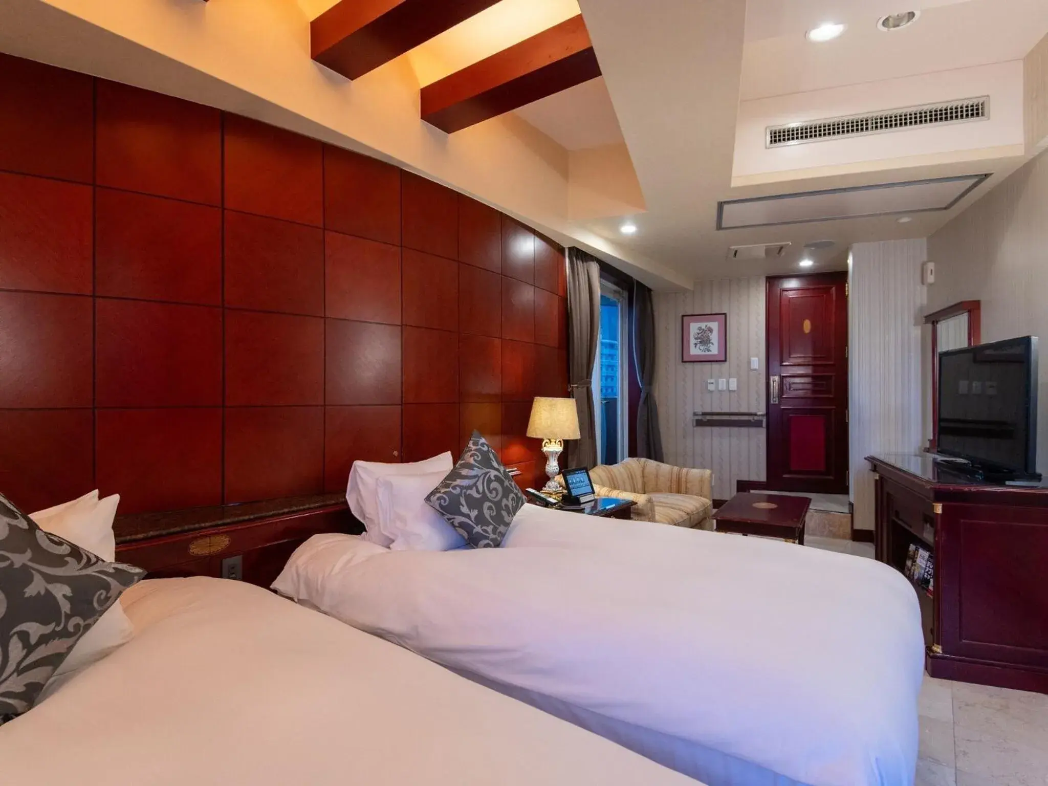 Deluxe Corner Twin Room - single occupancy in Hotel Concerto Nagasaki Deluxe Corner Twin Room - single occupancy in Hotel Concerto Nagasaki