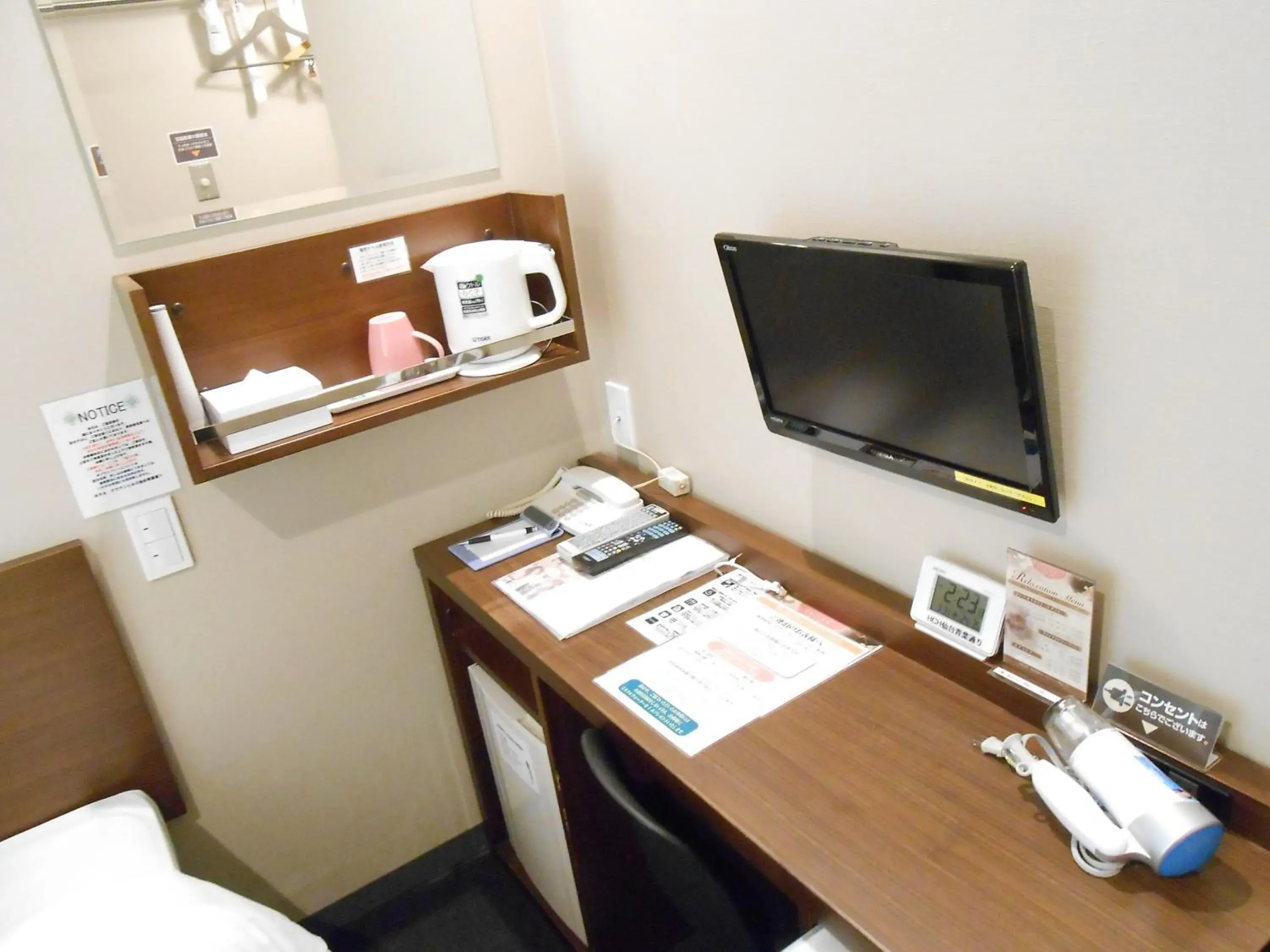 Economy Double Room with Small Double Bed - Smoking in Hotel Crown Hills Sendai Aobadori Economy Double Room with Small Double Bed - Smoking in Hotel Crown Hills Sendai Aobadori