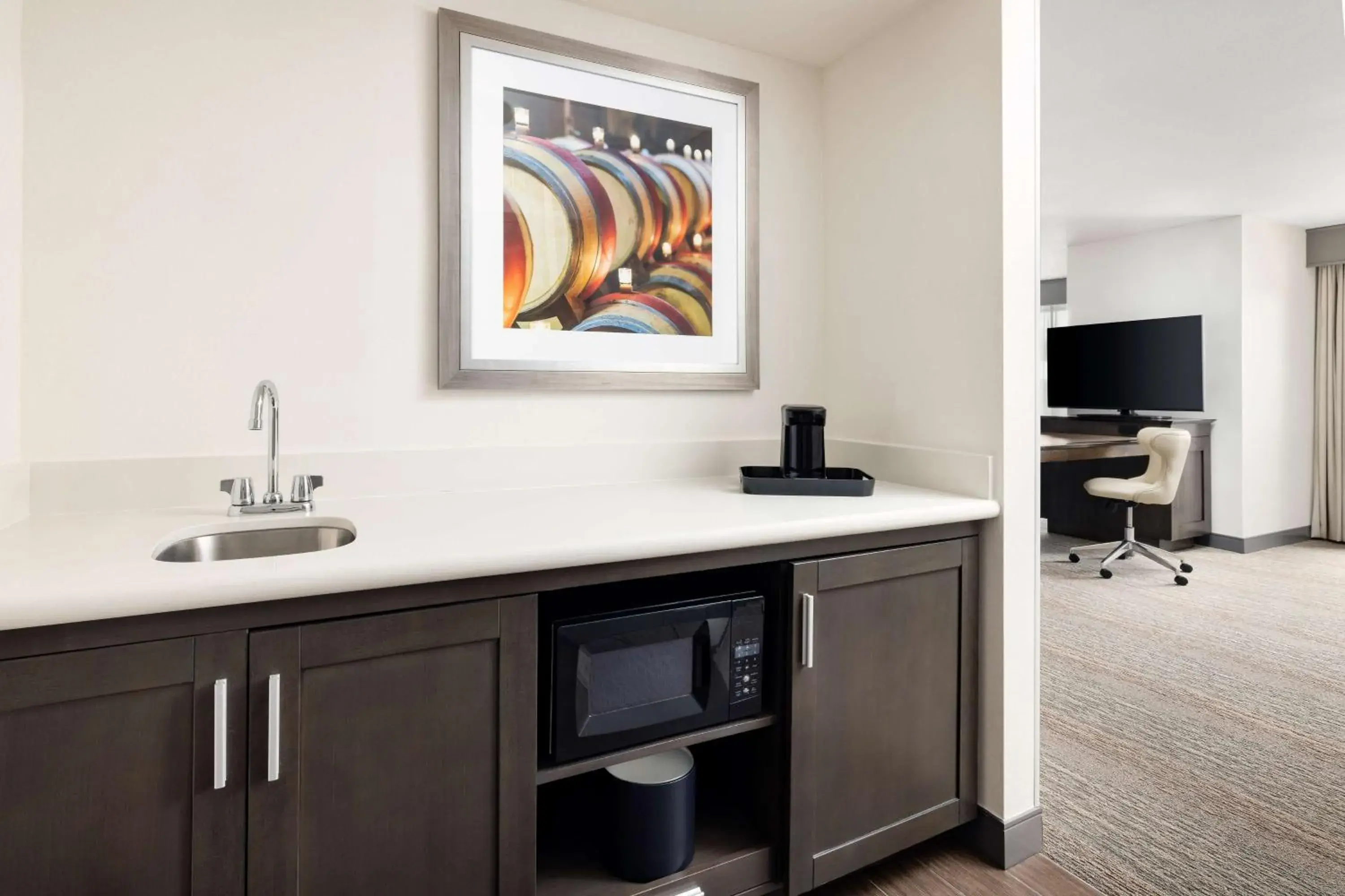 King Studio Suite with Sofa Bed - Hearing Access/Non-Smoking in Hampton Inn & Suites - Napa, CA King Studio Suite with Sofa Bed - Hearing Access/Non-Smoking in Hampton Inn & Suites - Napa, CA