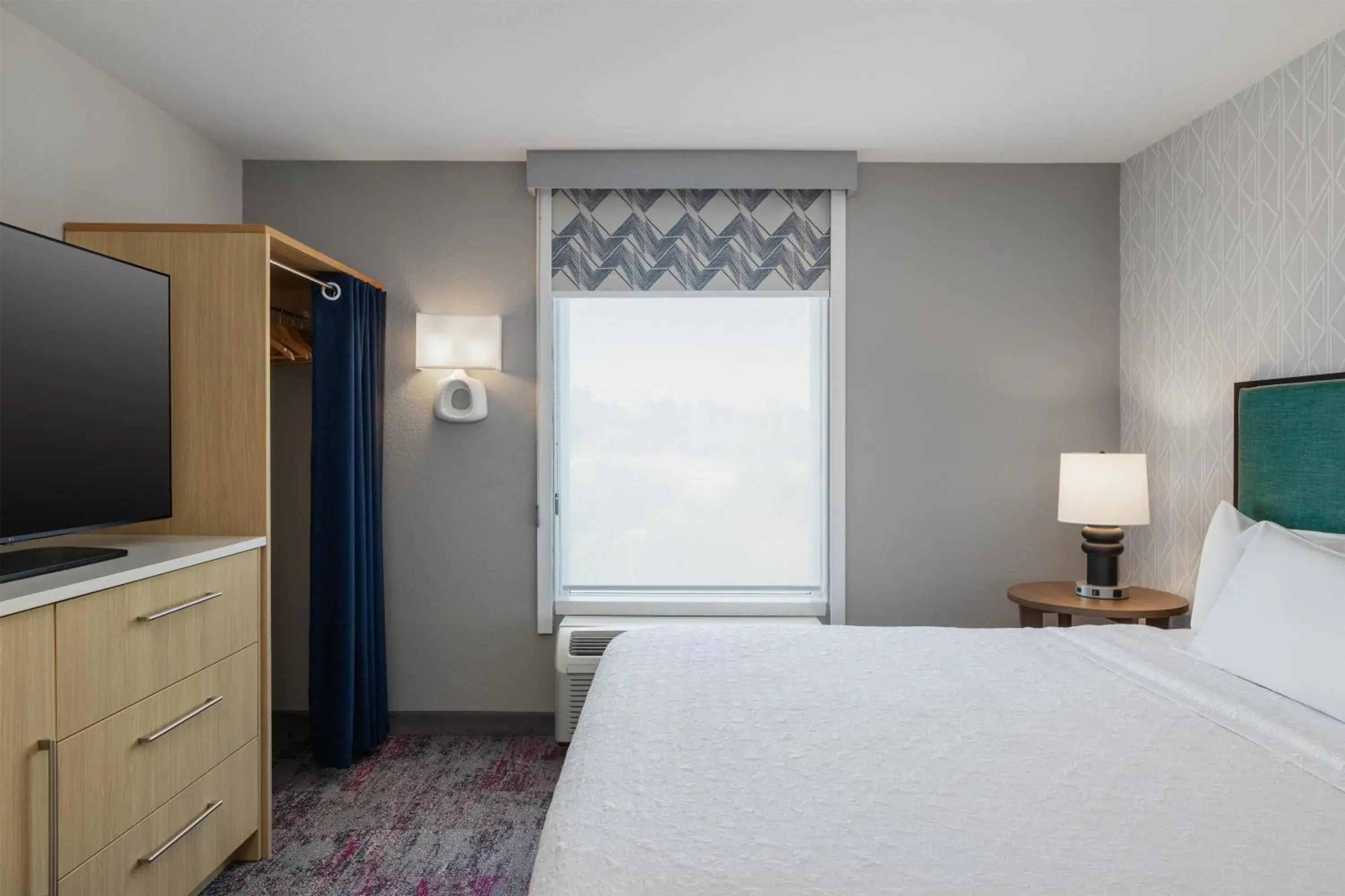 King Suite - Mobility Access/Non-Smoking in Home2 Suites by Hilton Milwaukee Brookfield King Suite - Mobility Access/Non-Smoking in Home2 Suites by Hilton Milwaukee Brookfield