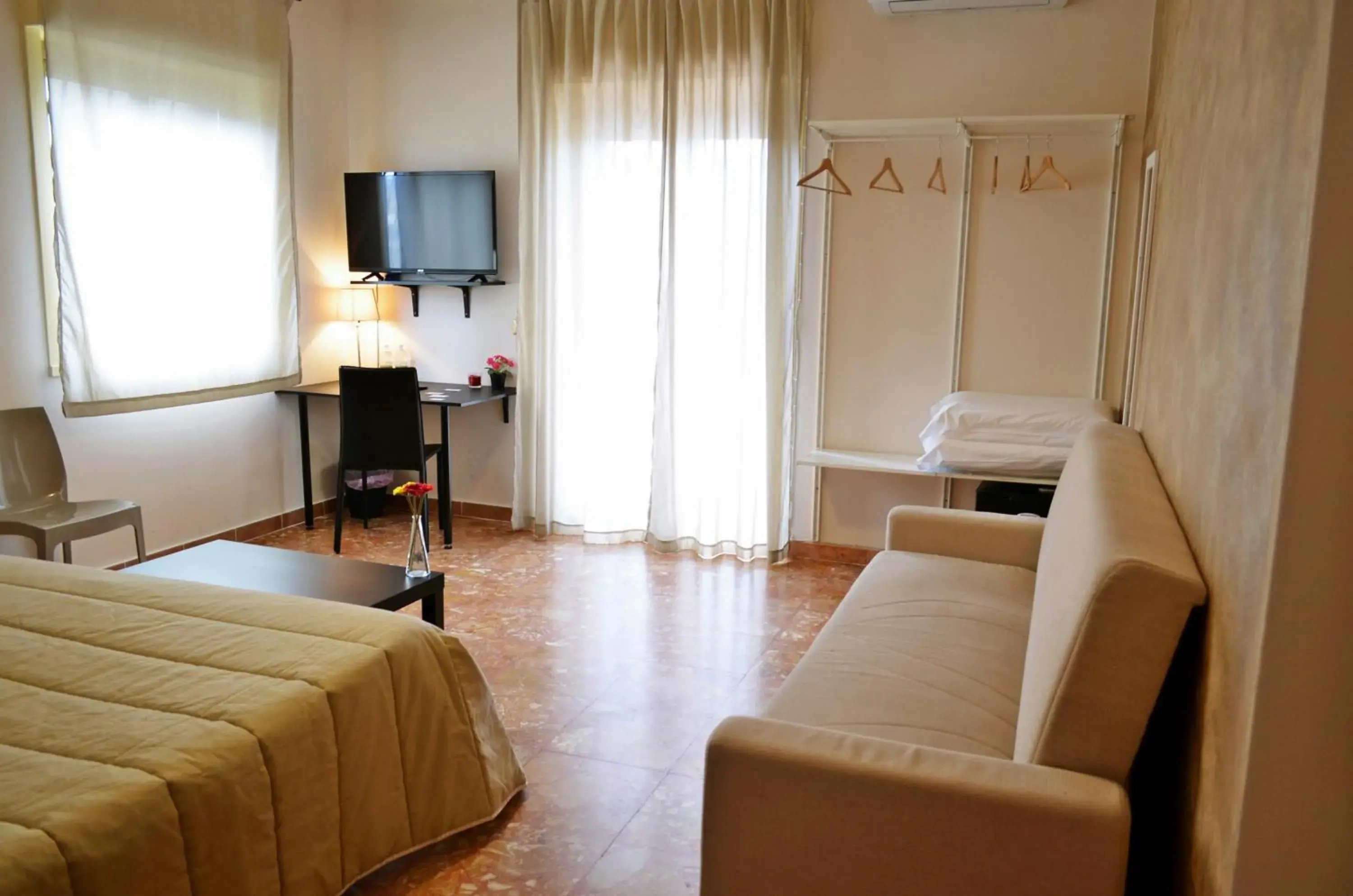 Triple Room with Terrace in Bed & Breakfast Fontanarossa Airport -Private Parking- Triple Room with Terrace in Bed & Breakfast Fontanarossa Airport -Private Parking-