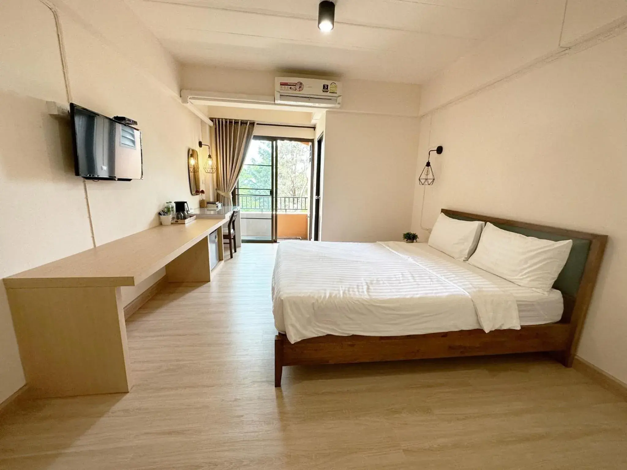 Superior Queen Room in I-Home Residence and Hotel Superior Queen Room in I-Home Residence and Hotel