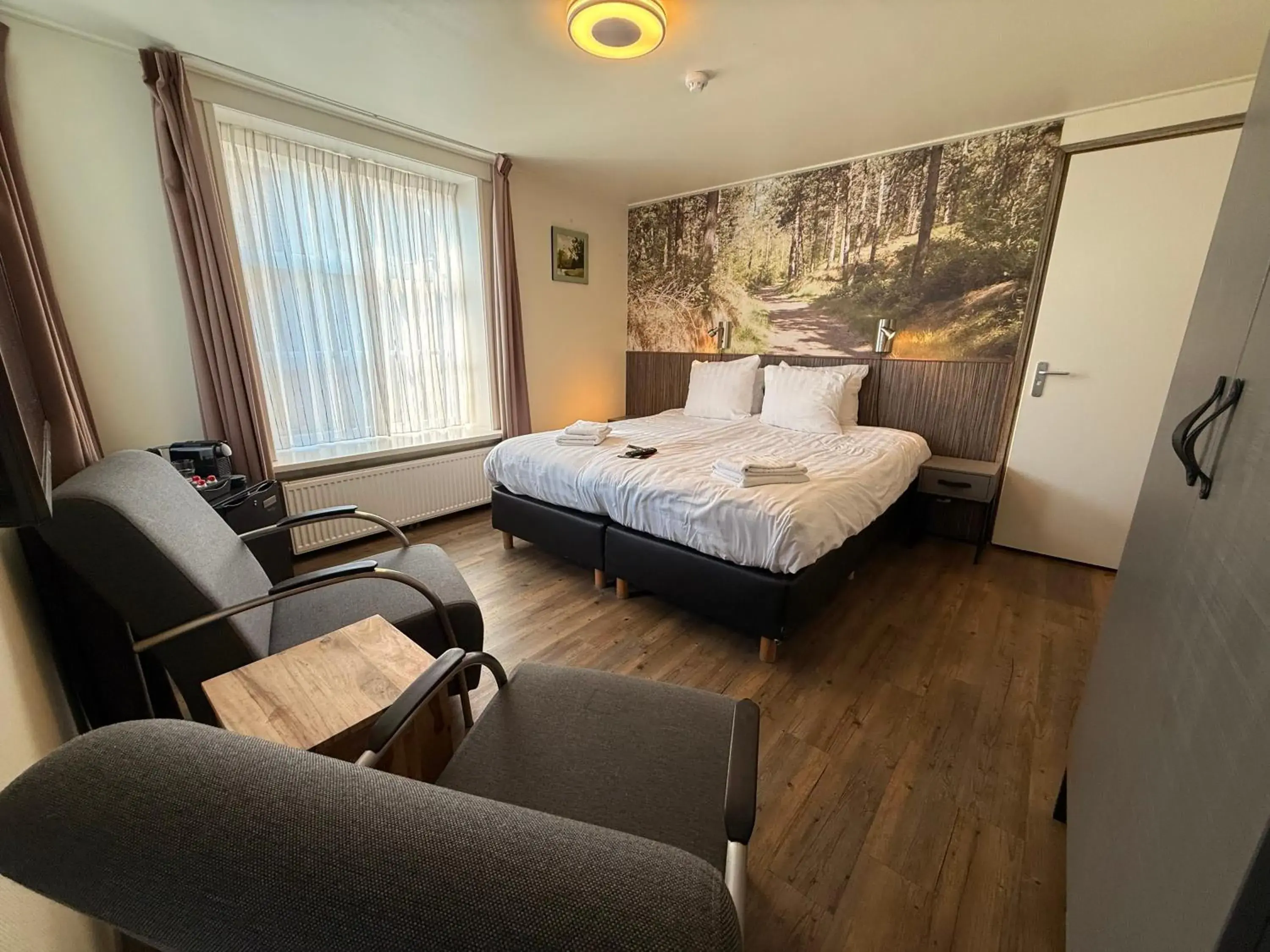 Comfort Double Room with Whirlpool in Logement Bij Hen op Ameland Comfort Double Room with Whirlpool in Logement Bij Hen op Ameland