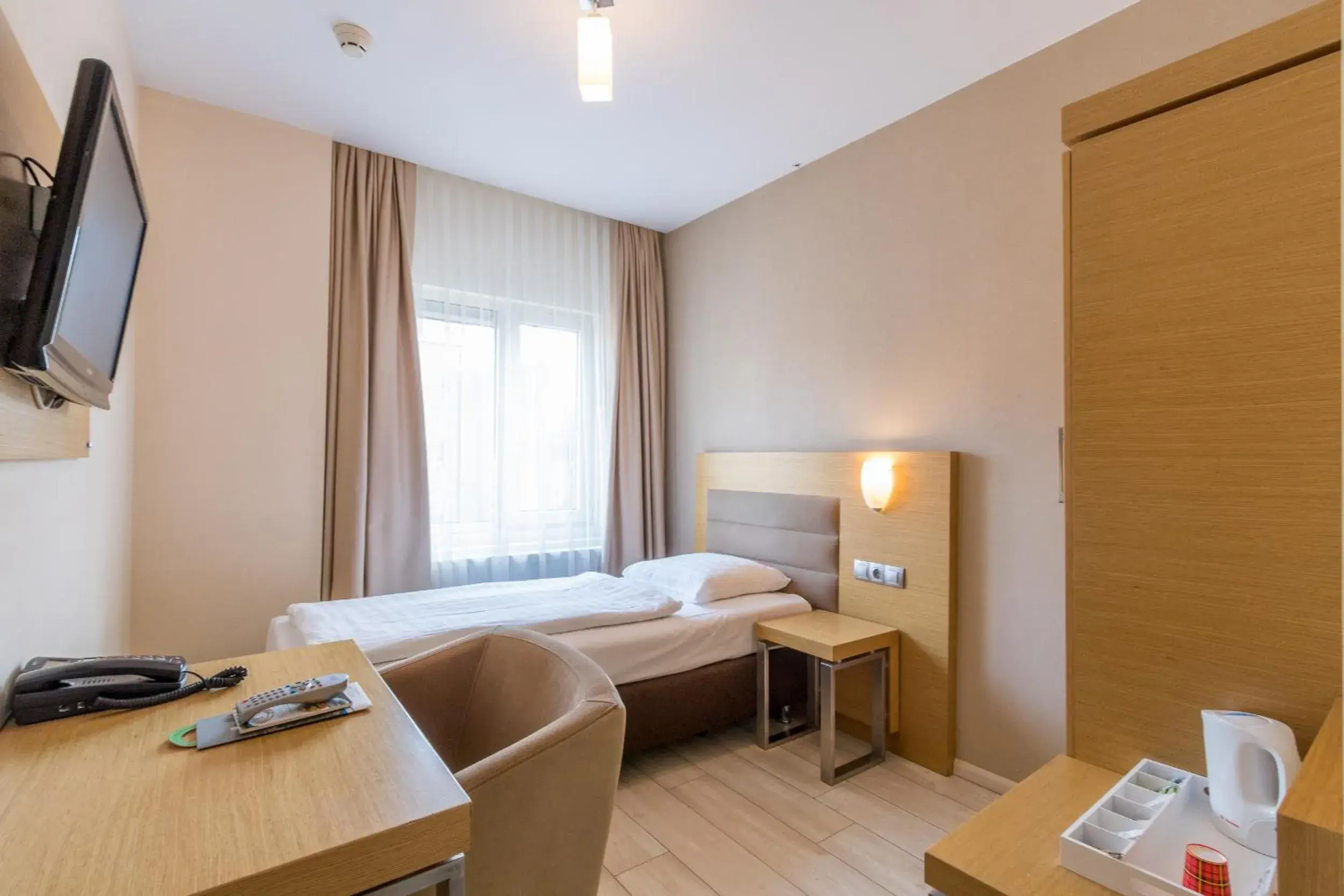 Single Room in Hotel Port Single Room in Hotel Port