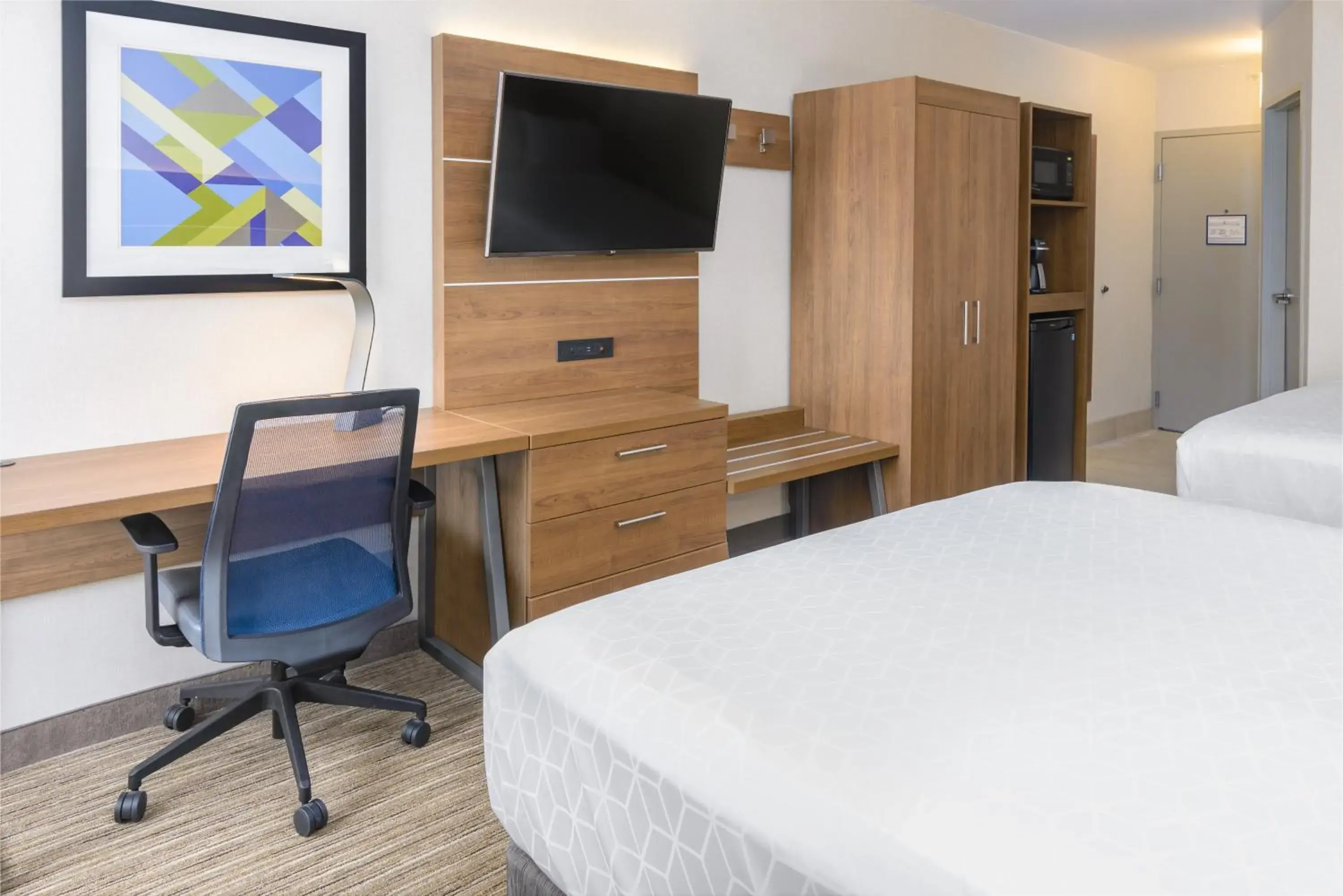 Twin Room - Hearing Accessible in Holiday Inn Express Southington by IHG Twin Room - Hearing Accessible in Holiday Inn Express Southington by IHG
