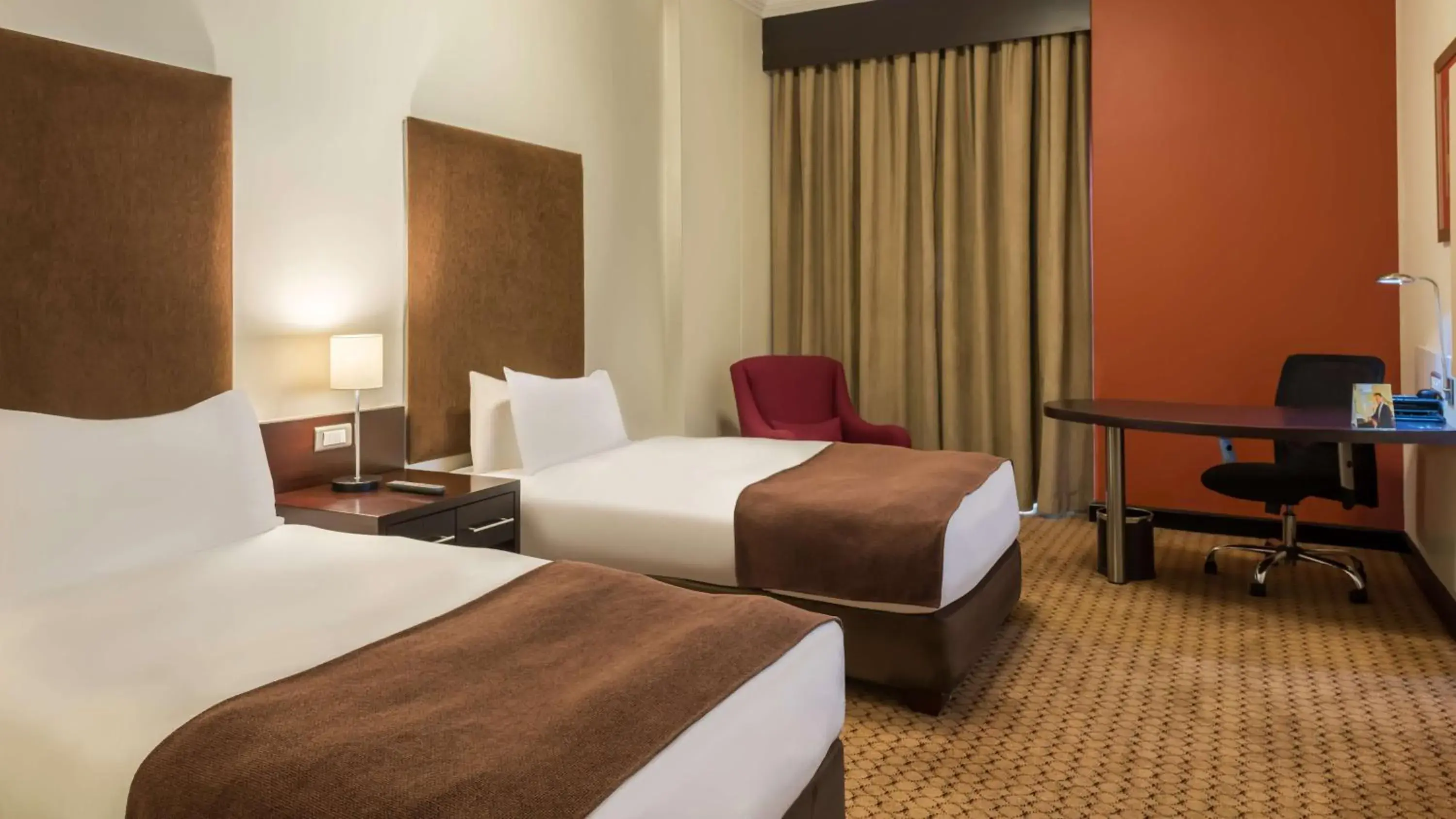 Standard Twin Room in Holiday Inn Sandton, an IHG Hotel Standard Twin Room in Holiday Inn Sandton, an IHG Hotel