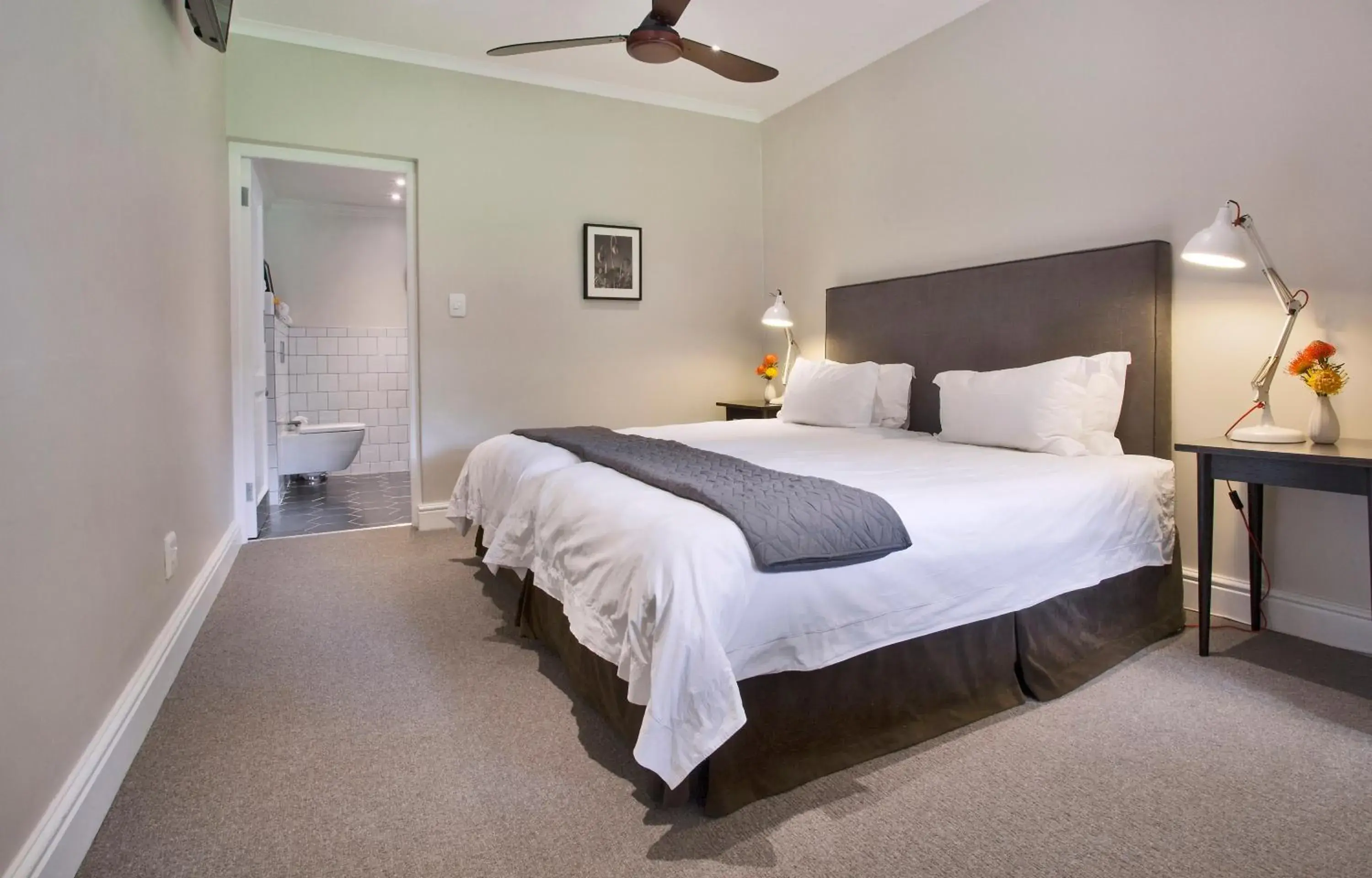 Courtyard Twin Room (no view) in Sugarbird Manor Courtyard Twin Room (no view) in Sugarbird Manor