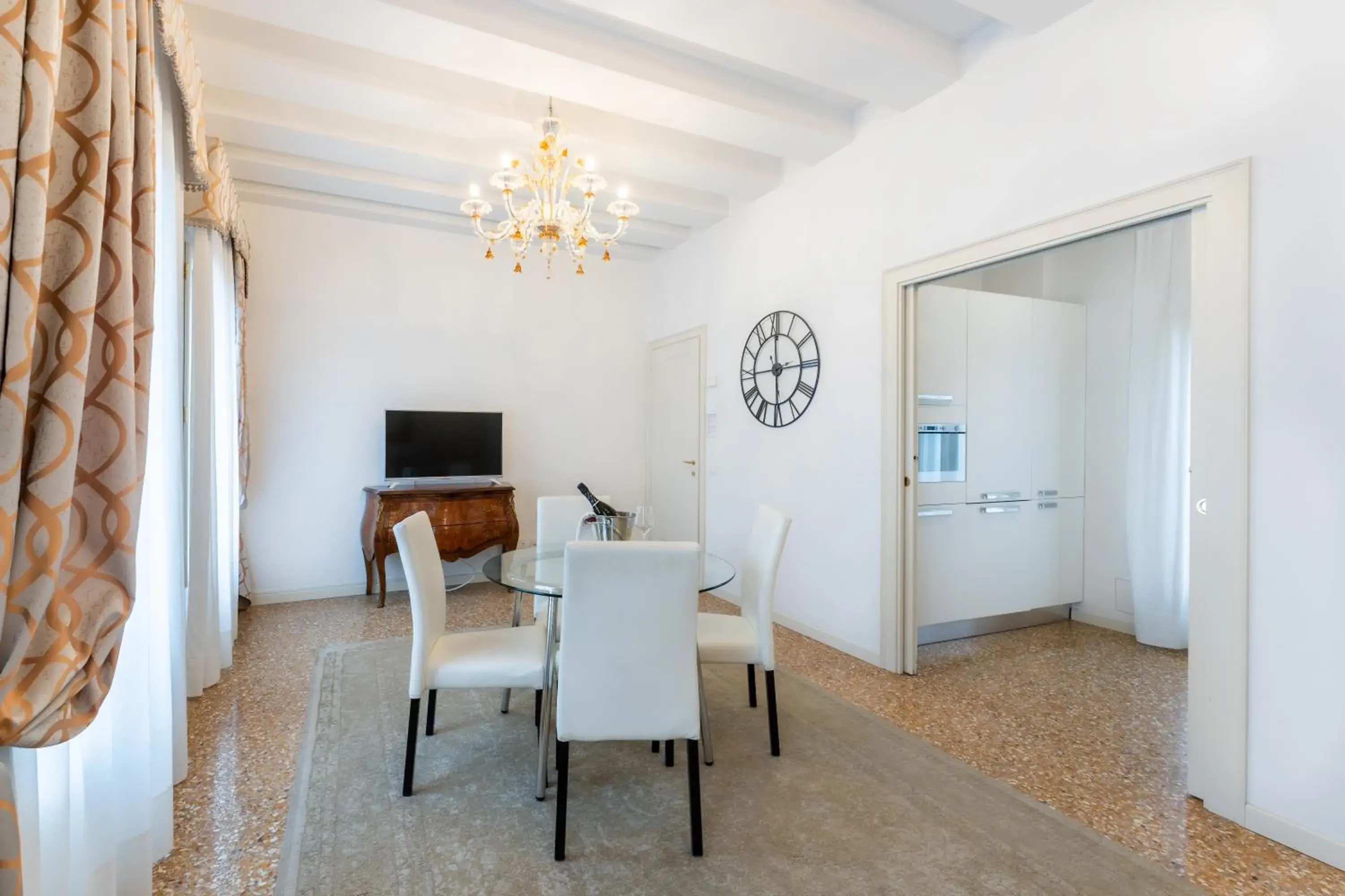 Deluxe Apartment in San Teodoro Palace - Luxury Apartments Deluxe Apartment in San Teodoro Palace - Luxury Apartments
