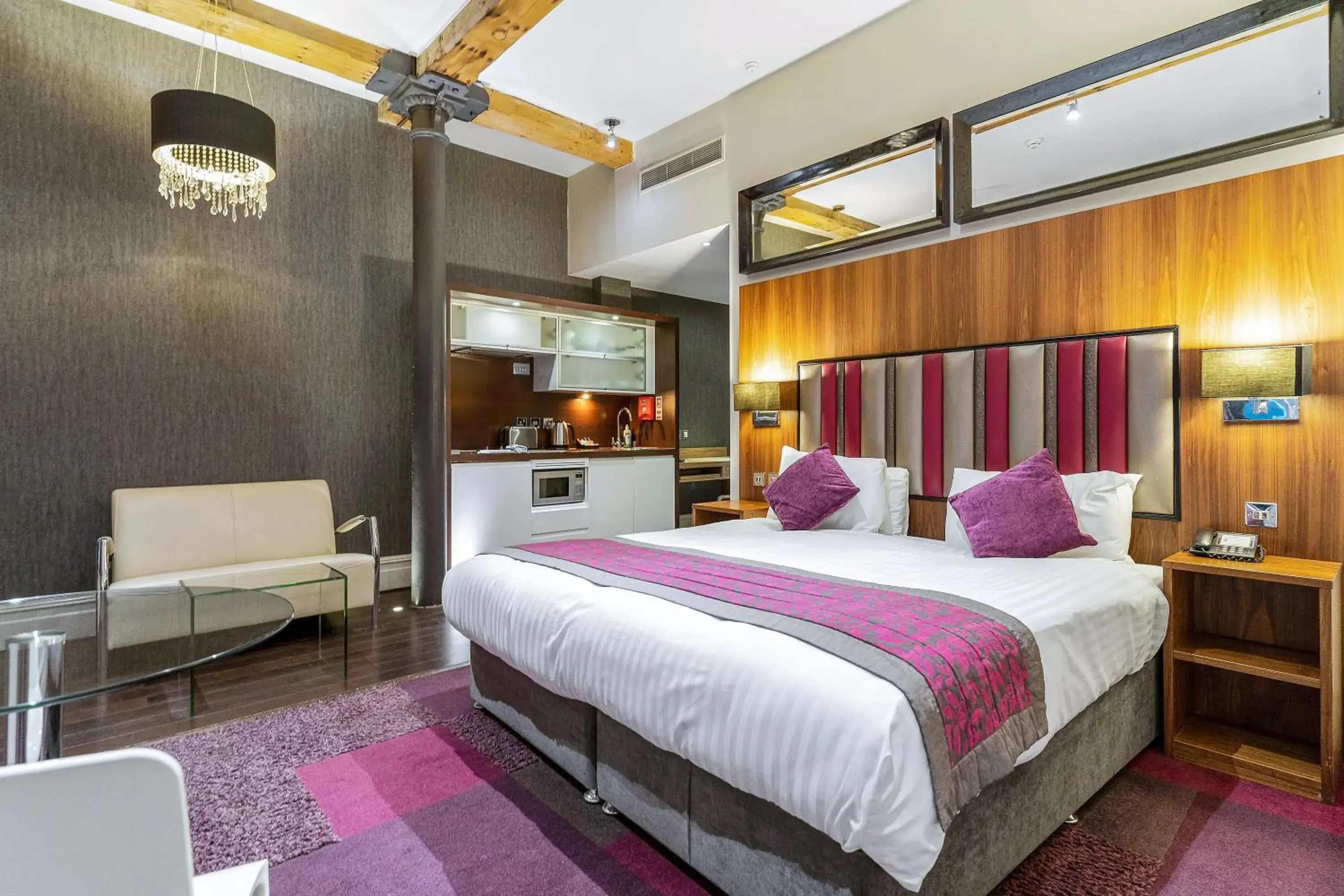 Smart Studio in Roomzzz Manchester City Smart Studio in Roomzzz Manchester City