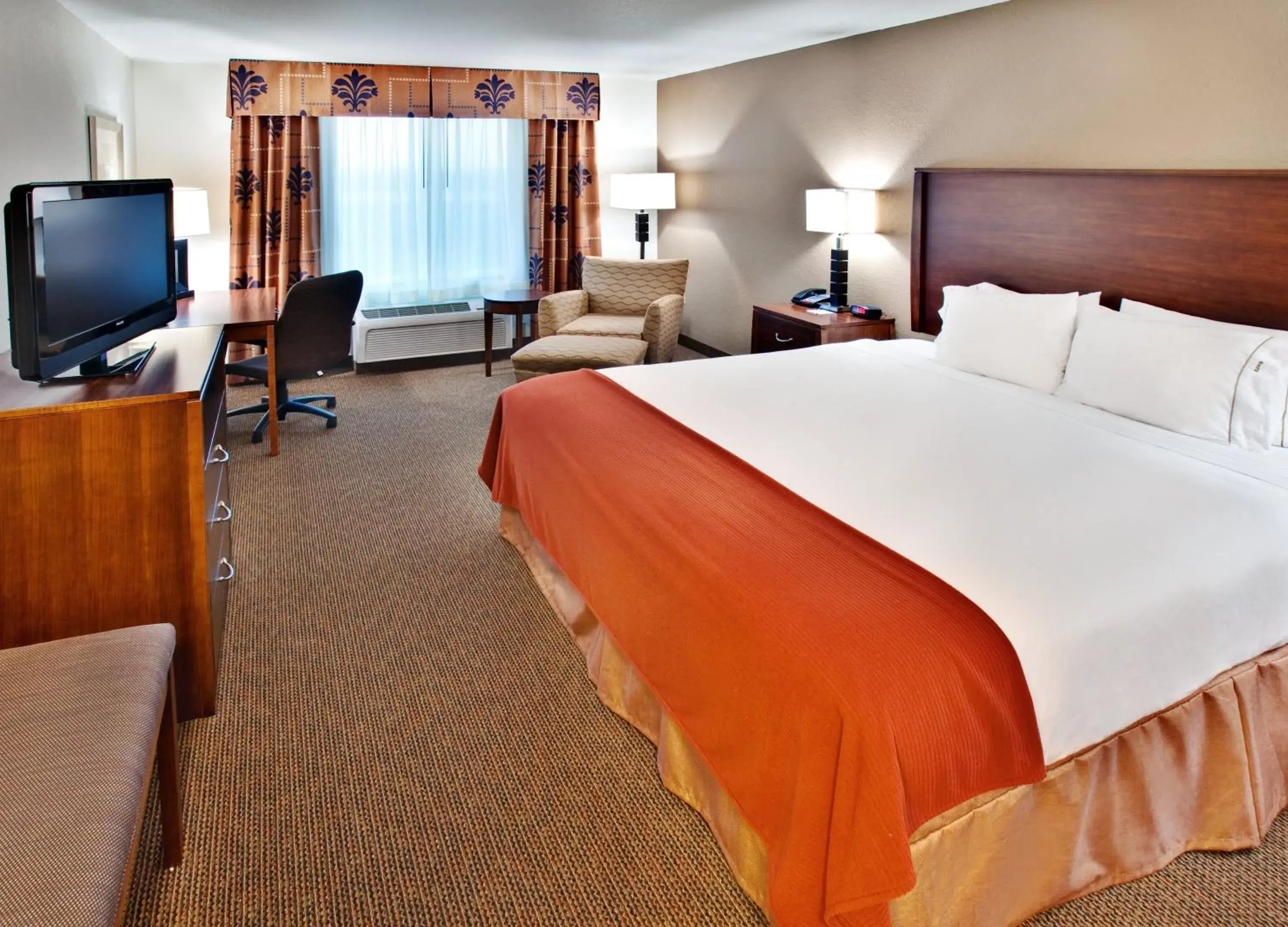 Standard King Room in Holiday Inn Express Hotel & Suites - Dubuque West by IHG Standard King Room in Holiday Inn Express Hotel & Suites - Dubuque West by IHG