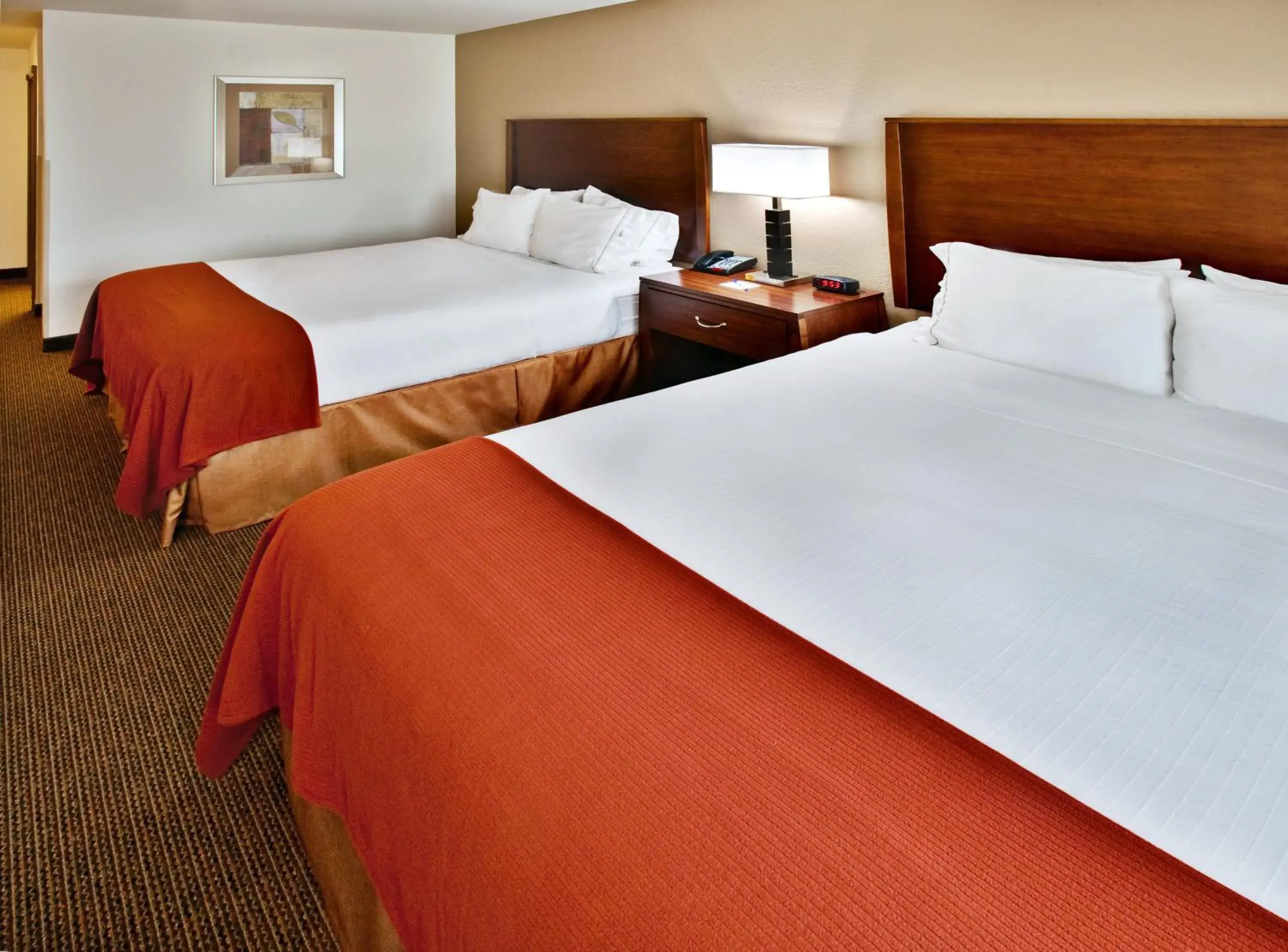 Standard Room with Two Queen Beds in Holiday Inn Express Hotel & Suites - Dubuque West by IHG Standard Room with Two Queen Beds in Holiday Inn Express Hotel & Suites - Dubuque West by IHG