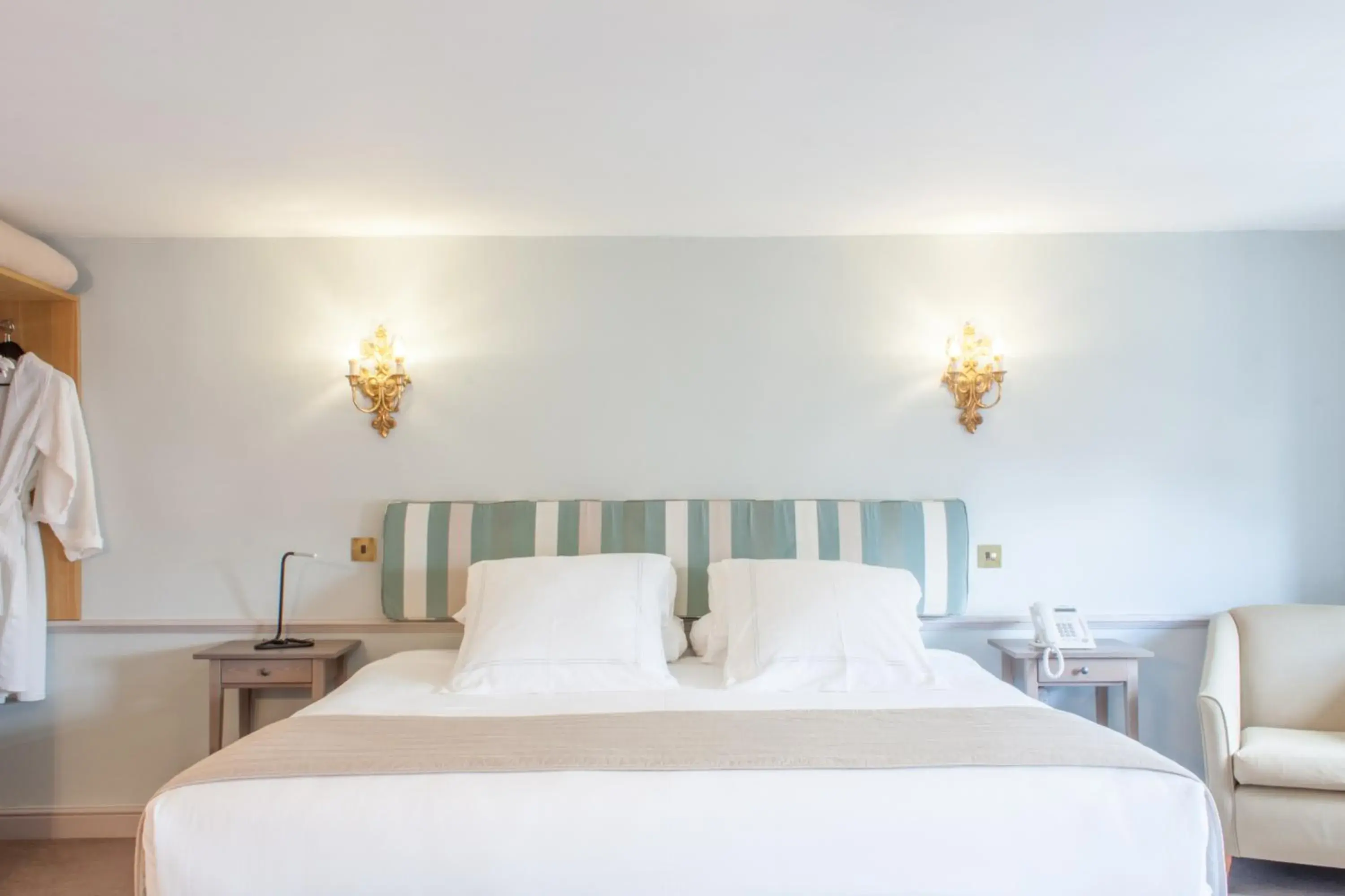 Family Room with Private Bathroom - single occupancy in The Salutation Inn Family Room with Private Bathroom - single occupancy in The Salutation Inn