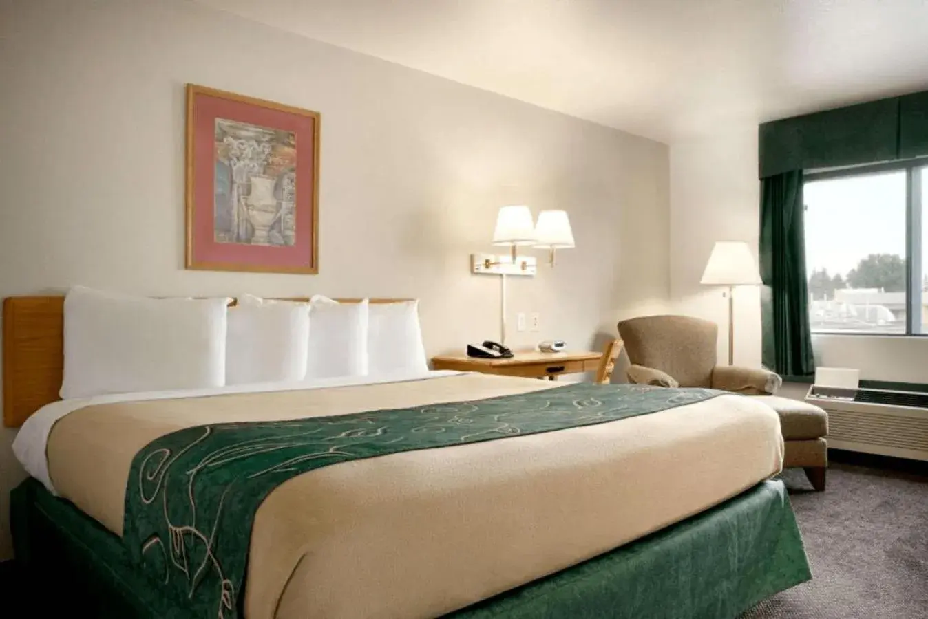 Queen Room - Non-Smoking in Travelodge by Wyndham Cheyenne Queen Room - Non-Smoking in Travelodge by Wyndham Cheyenne