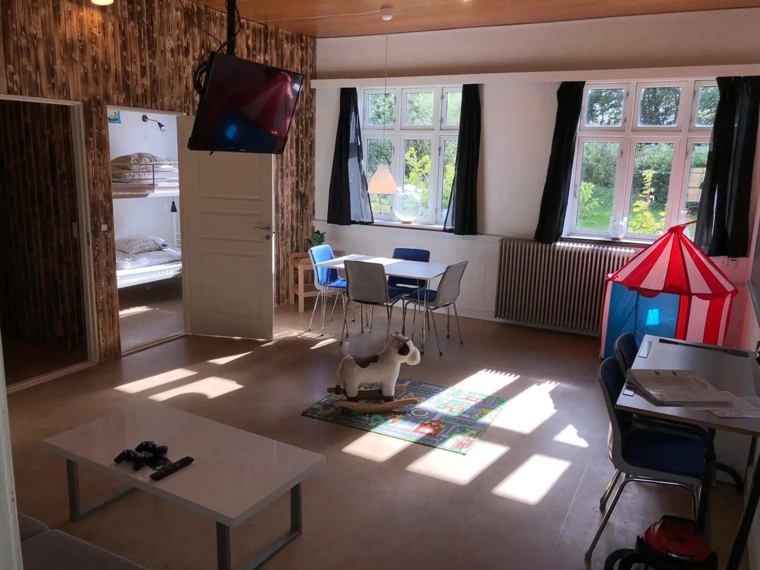 Big Two-Bedroom Apartment with Private Bathroom & Kitchen in Hestkær Family Rooms Big Two-Bedroom Apartment with Private Bathroom & Kitchen in Hestkær Family Rooms