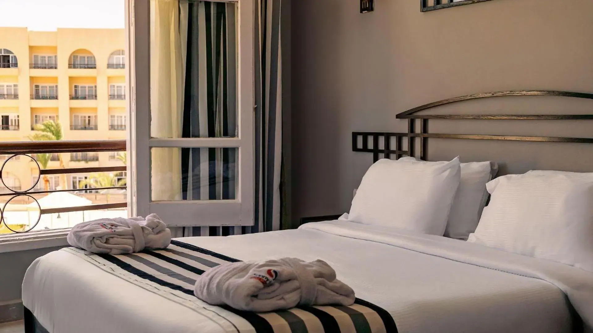 Two-Bedroom Apartment Sea Side view in Sunny Days Mirette Family Resort Two-Bedroom Apartment Sea Side view in Sunny Days Mirette Family Resort