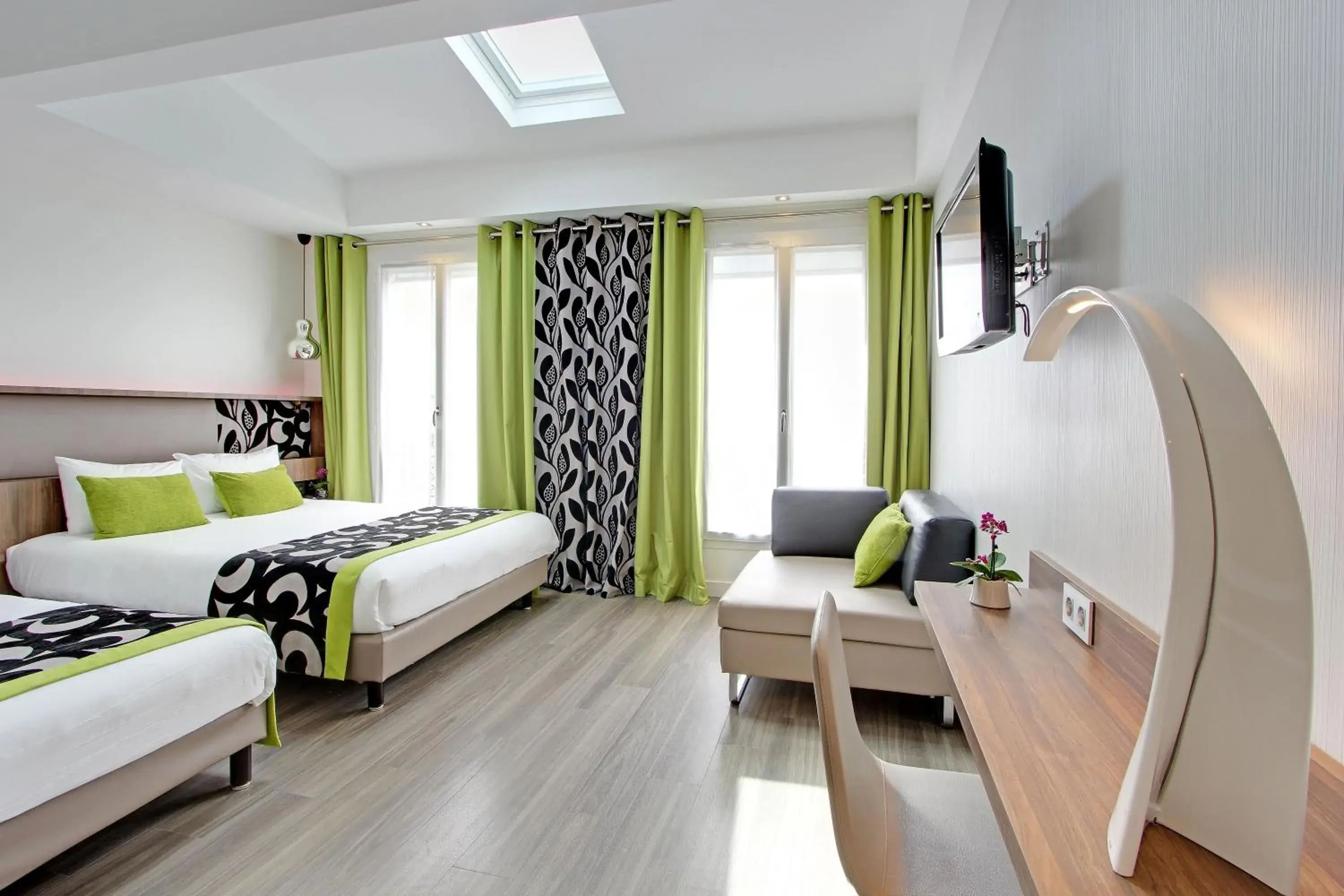 Superior Triple Room in Hotel Alhambra Superior Triple Room in Hotel Alhambra